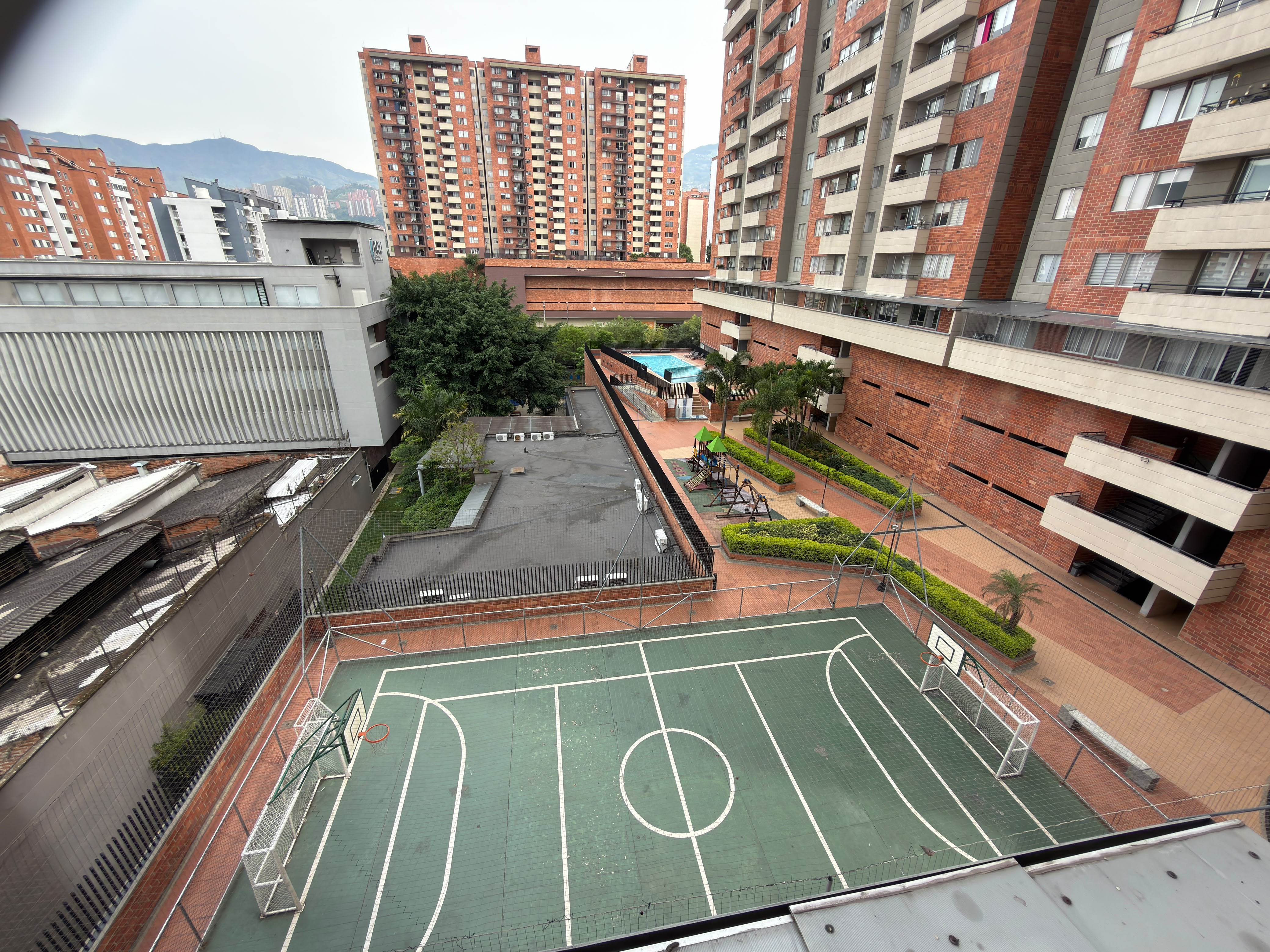Arriendo Apartamento en los Colores