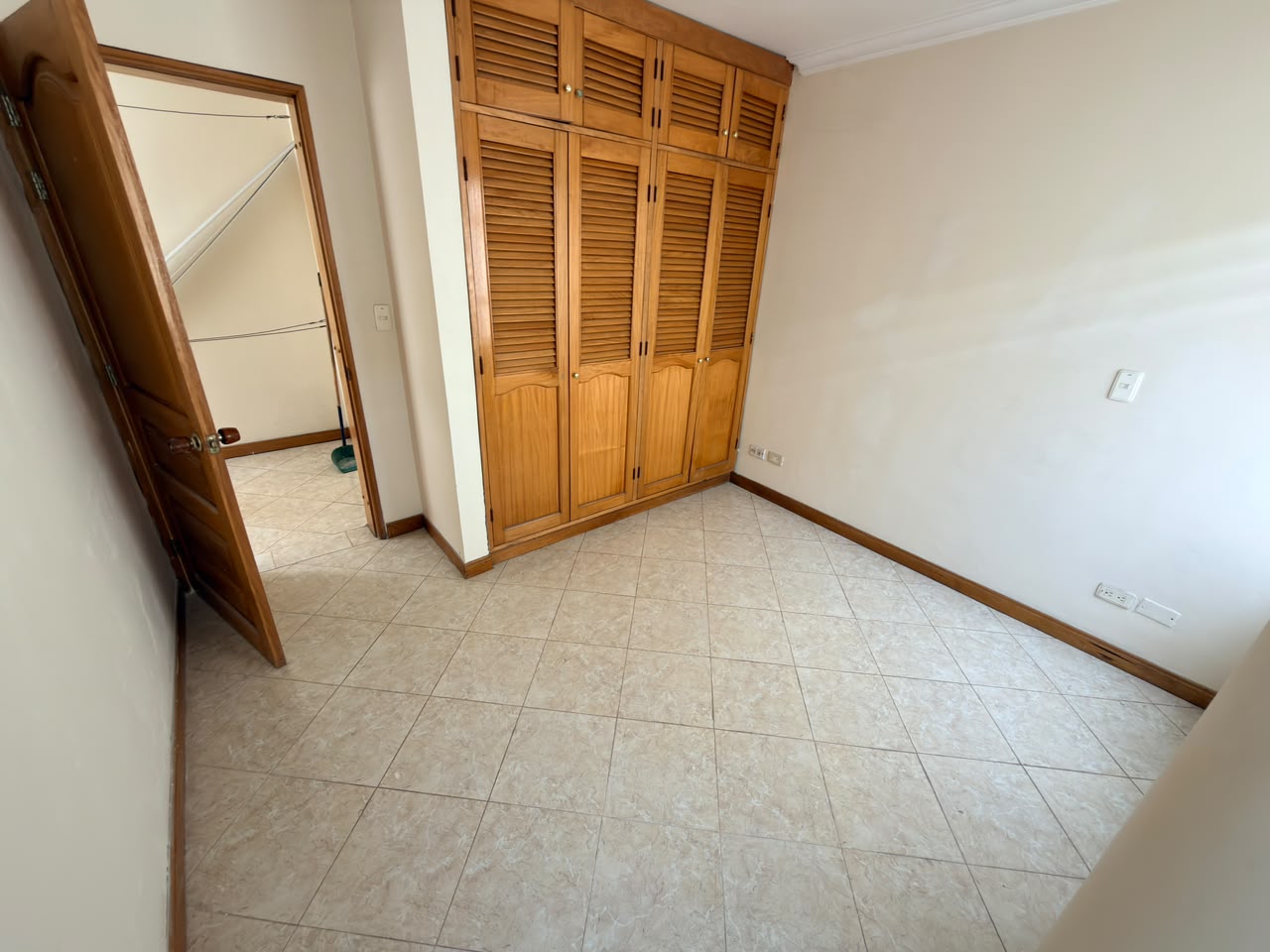 ARRIENDO APARTAMENTO DUPLEX EN EL VELODROMO