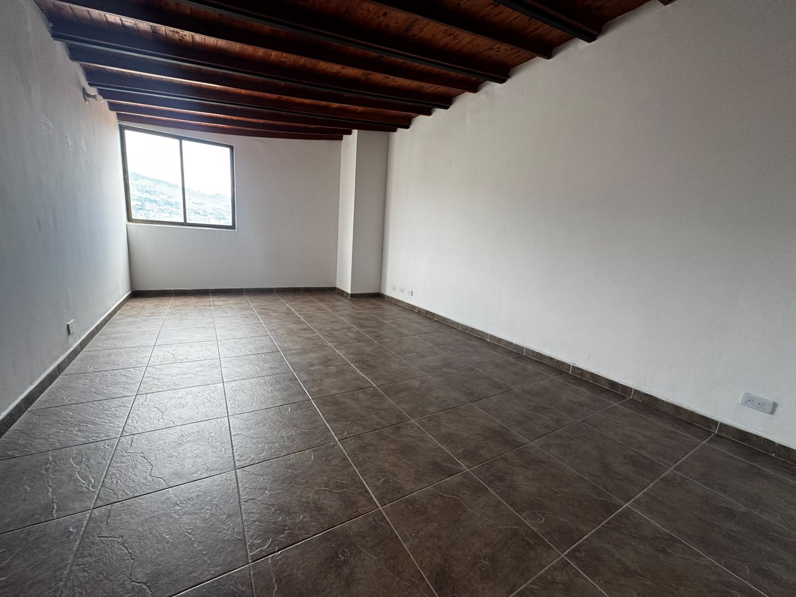 Se arrienda apartamento en laureles