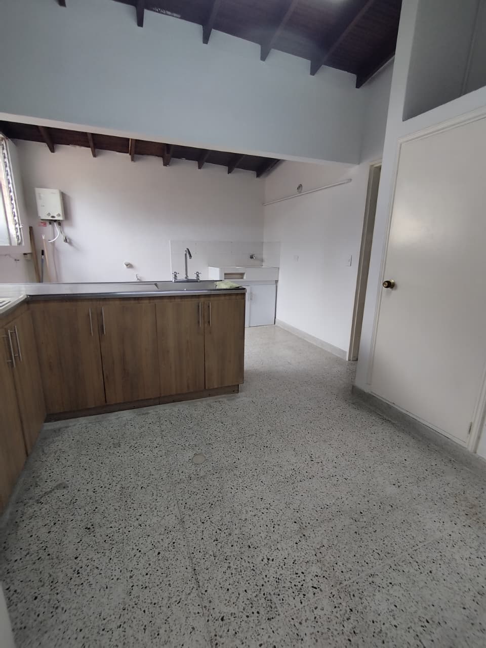 Arriendo casa en simón bolívar