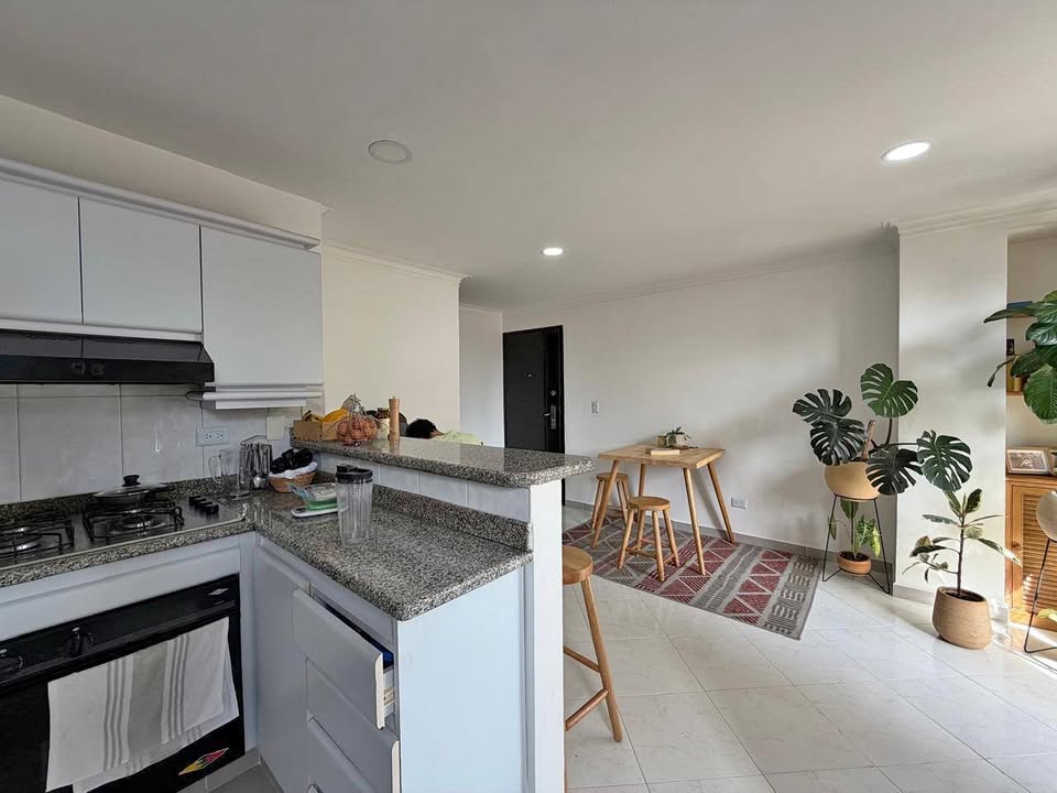 ARRIENDO APARTAESTUDIO EN LA CASTELLANA