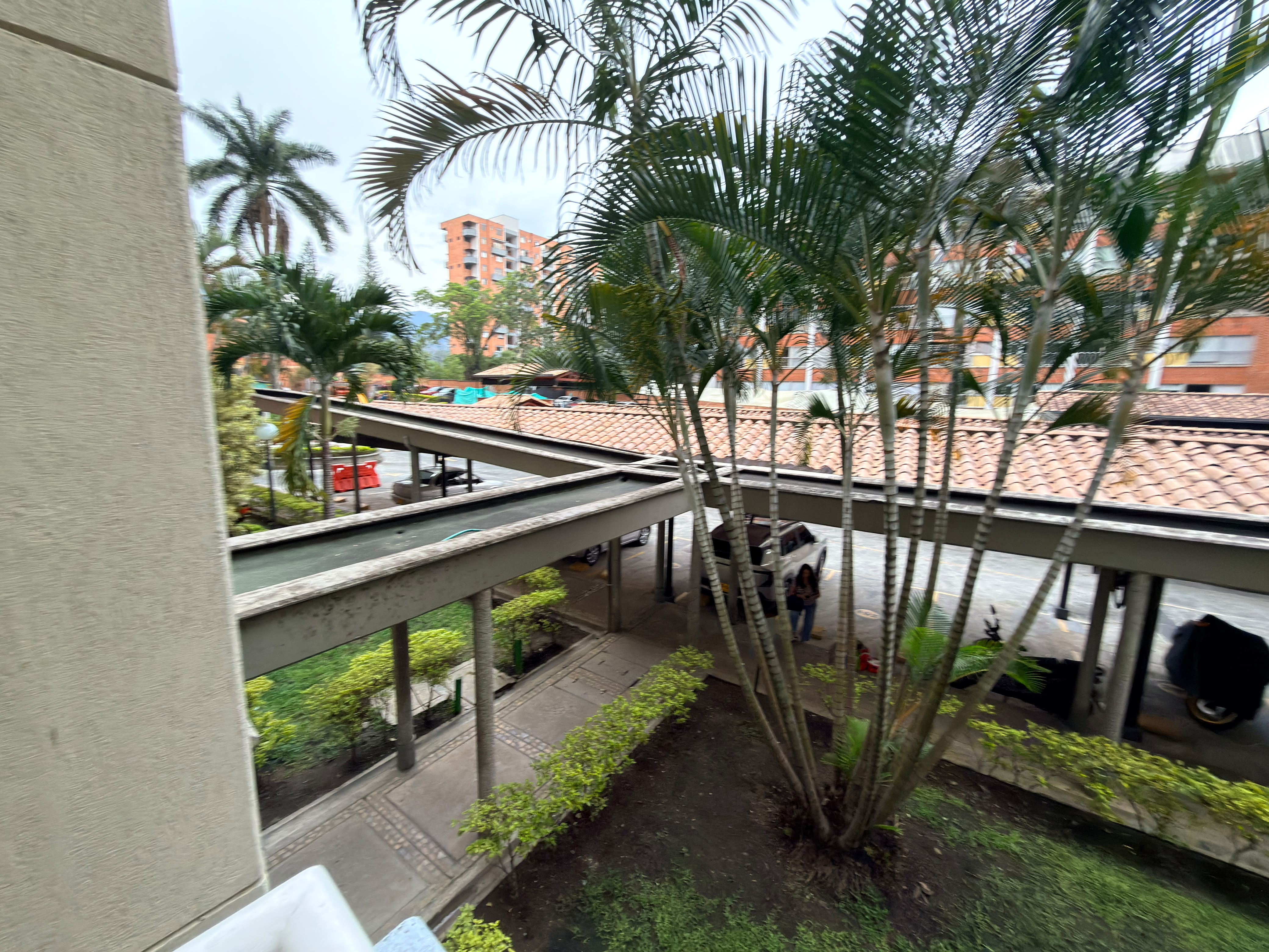 Arriendo Apartamento Lomas de los Bernal
