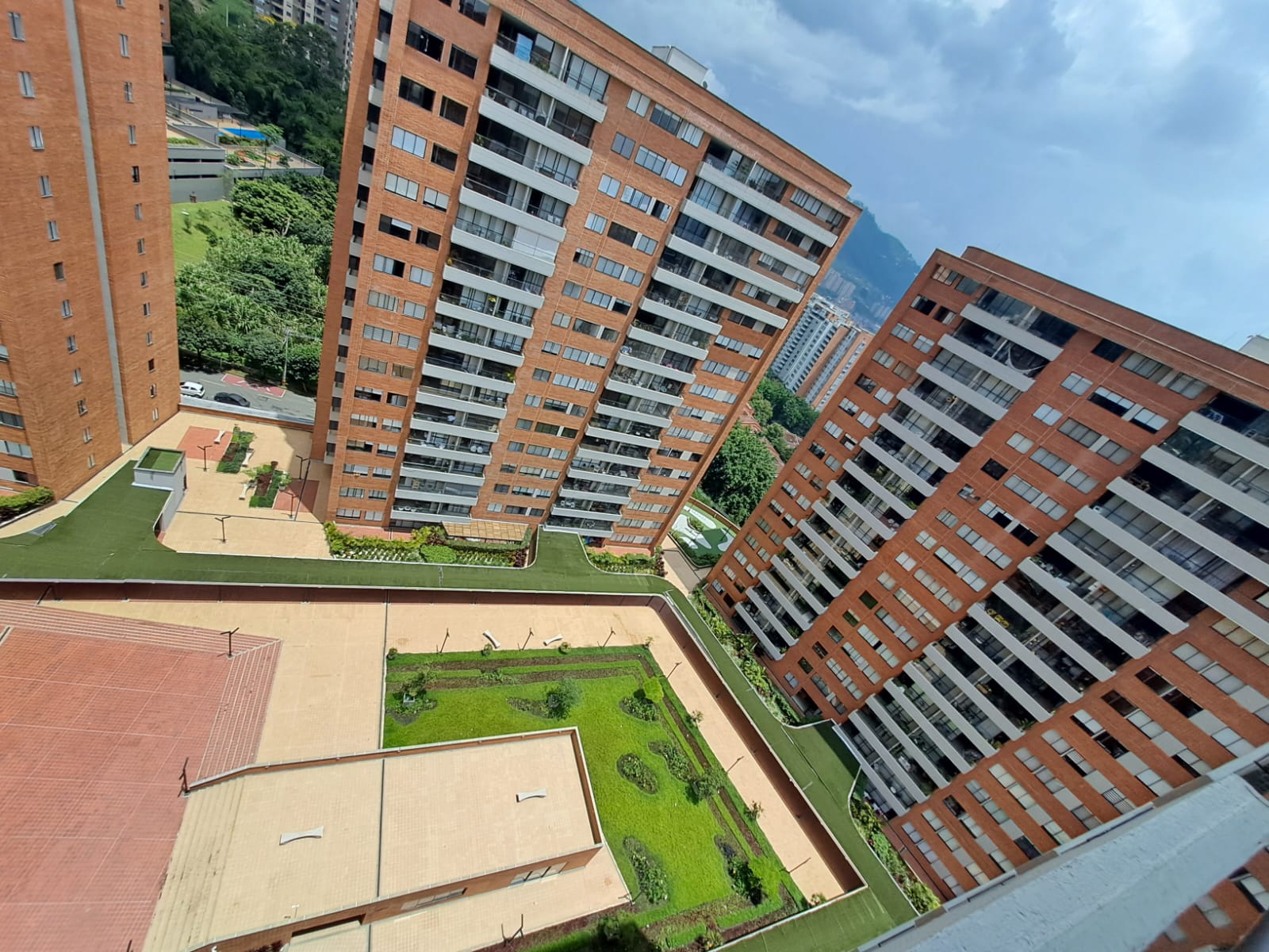 ARRIENDO APARTAMENTO ENVIGADO LOMA DE LAS BRUJAS  BIOCITY GRAND