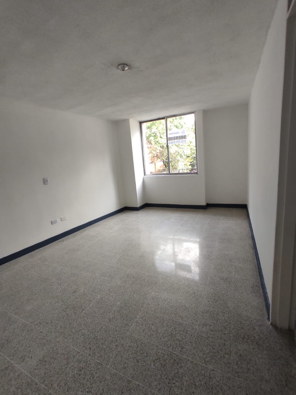 ARRIENDO SEGUNDO PISO  EN LA CASTELLANA