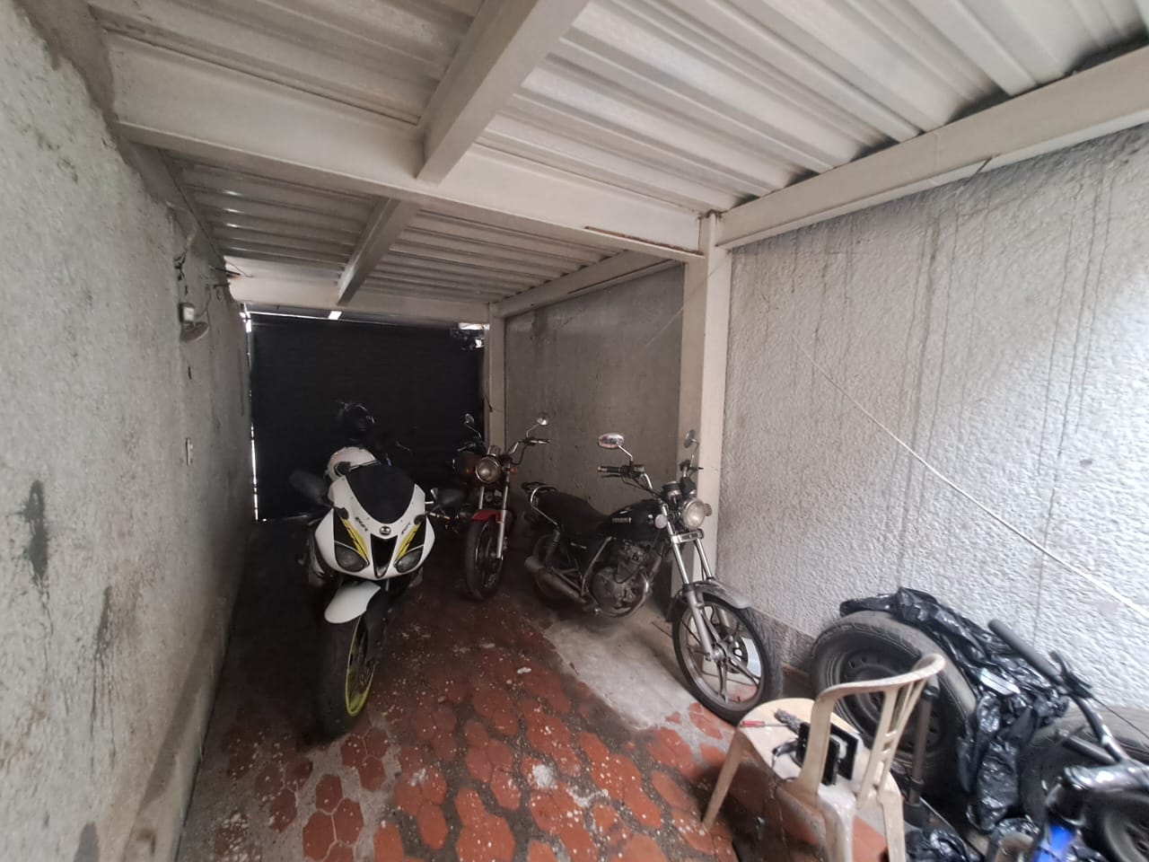 VENDO CASA CABAÑITAS PRIMER PISO