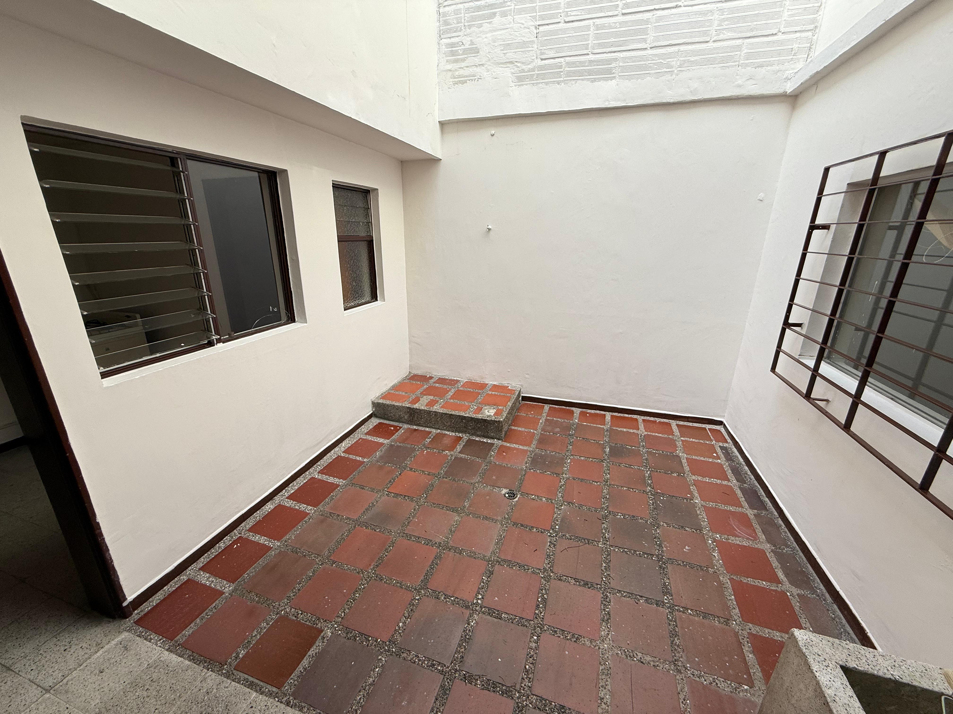 ARRIENDO CASA EN EL ESTADIO