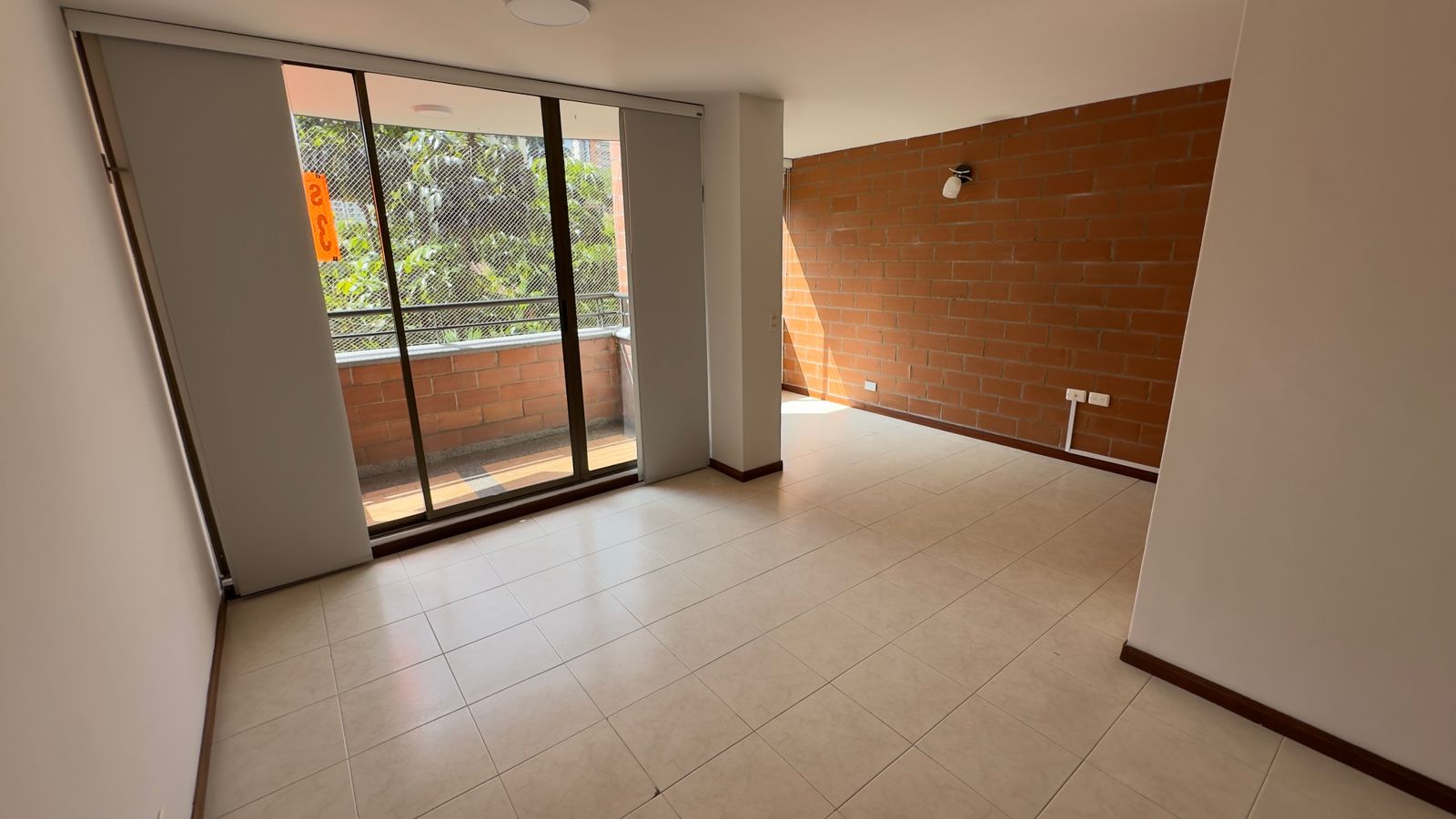 ARRIENDO APARTAMENTO EN LA LOMA DE LOS BERNAL