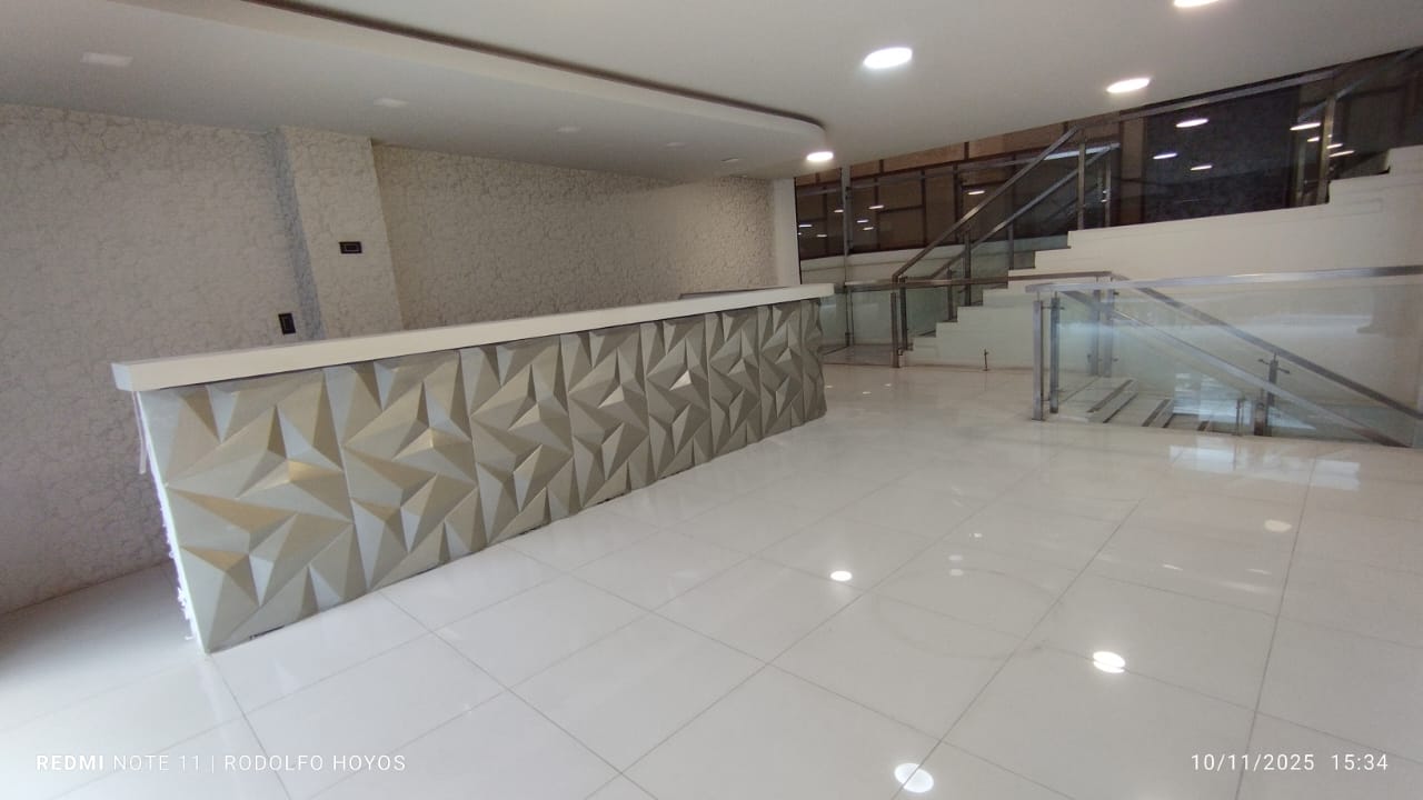 Arriendo Local En Patio Bonito