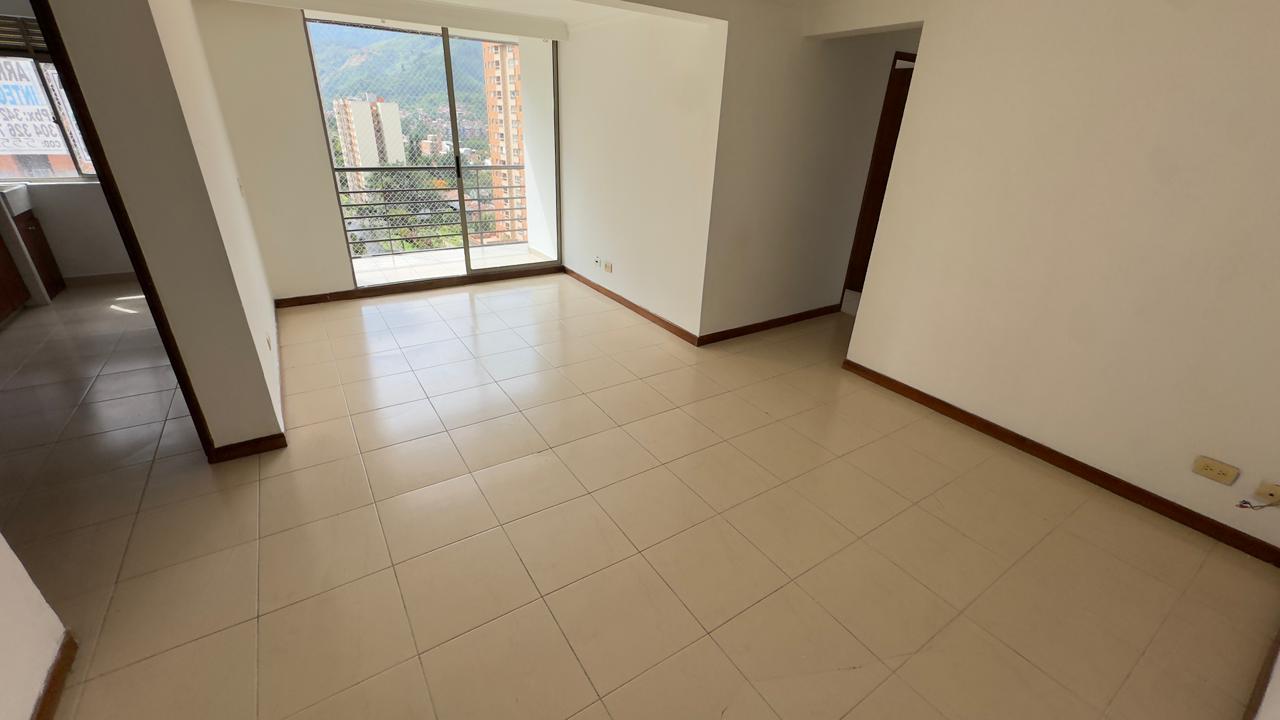 ARRIENDO APARTAMENTO EN LOMA DE LOS BERNAL