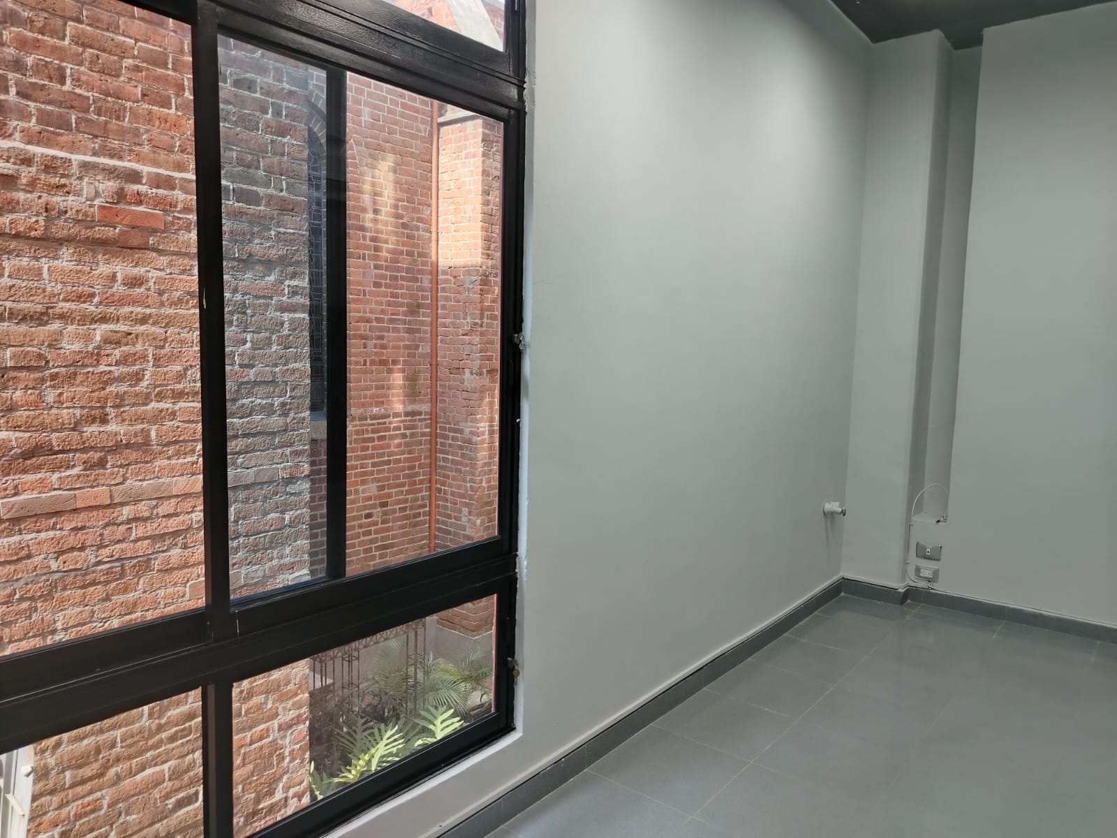 ARRIENDO OFICINA EN EL POBLADO