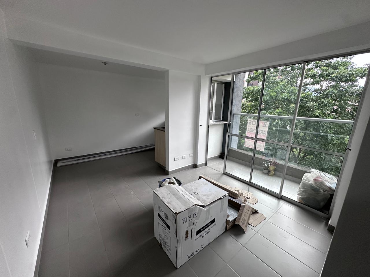 ARRIENDO APARTAMENTO EN LA LOMA DE LOS BERNAL