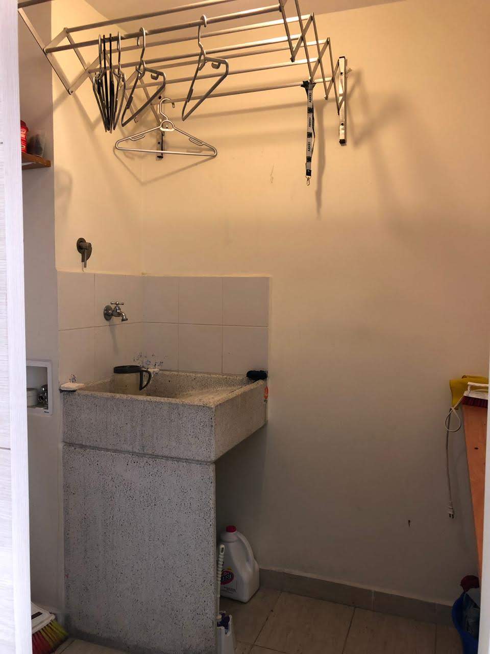 VENDO APARTAMENTO EN LA LOMA DE LOS BERNAL