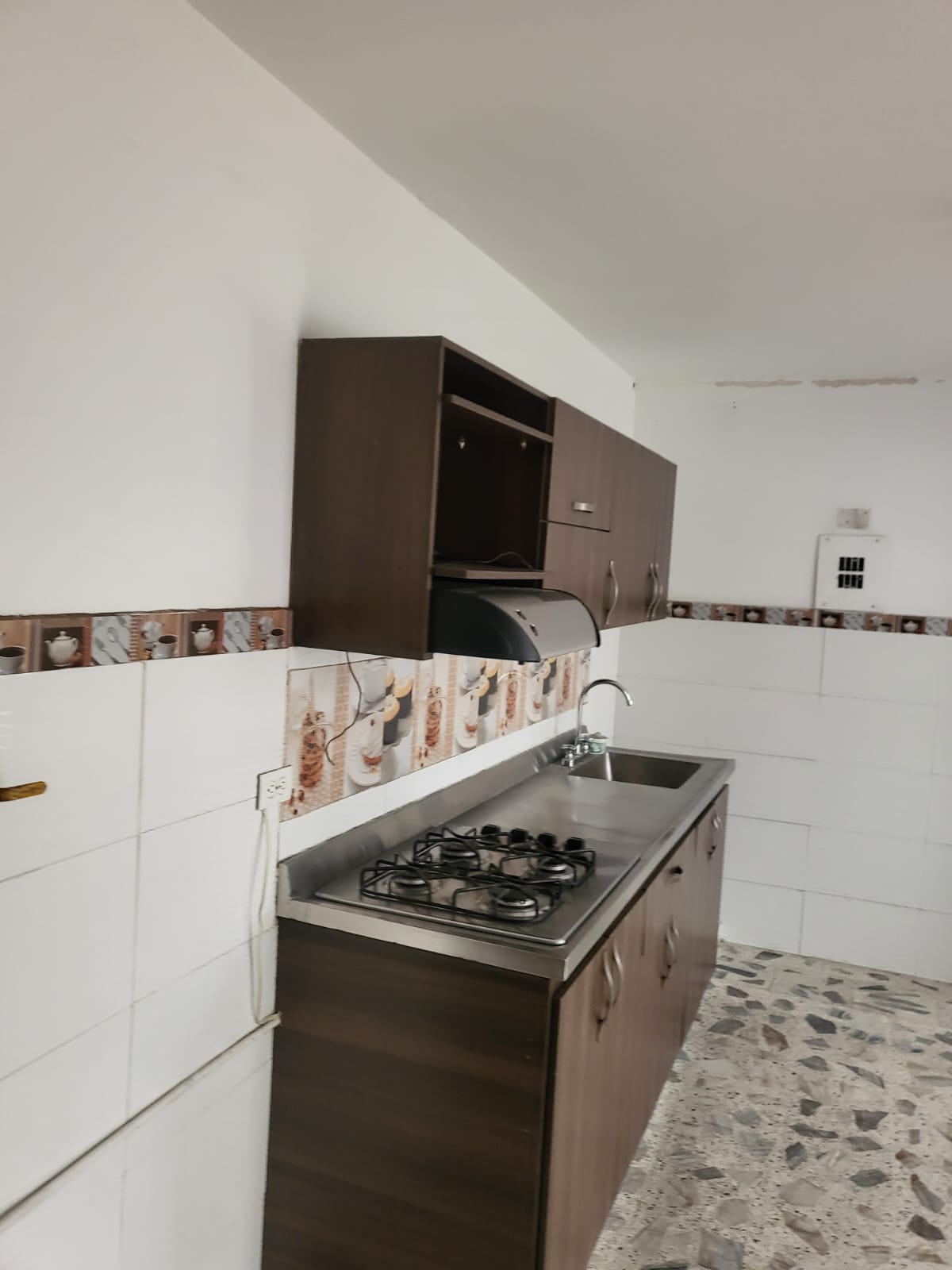 ARRIENDO CASA COMERCIAL EN LA AMERICA