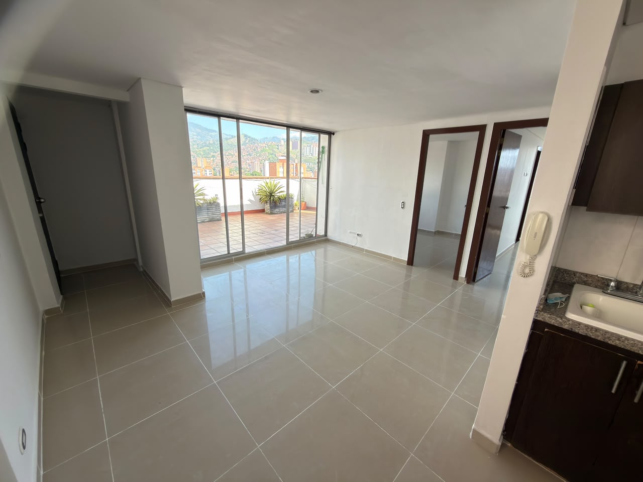 ARRIENDO APARTAMENTO EN EL VELODROMO