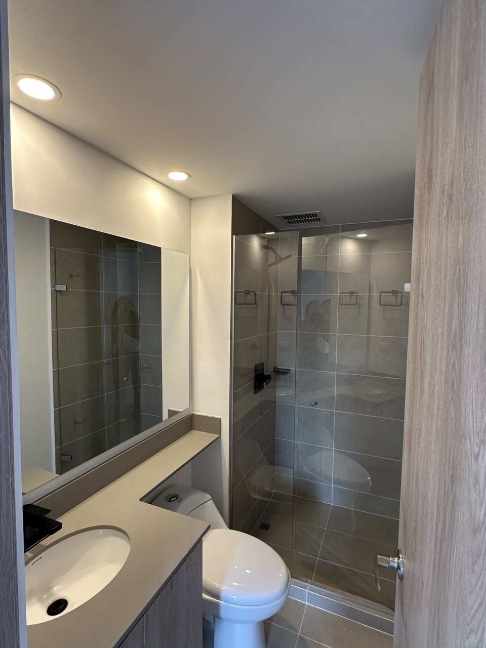 ARRIENDO APARTAMENTO EN CUIDAD DEL RIO