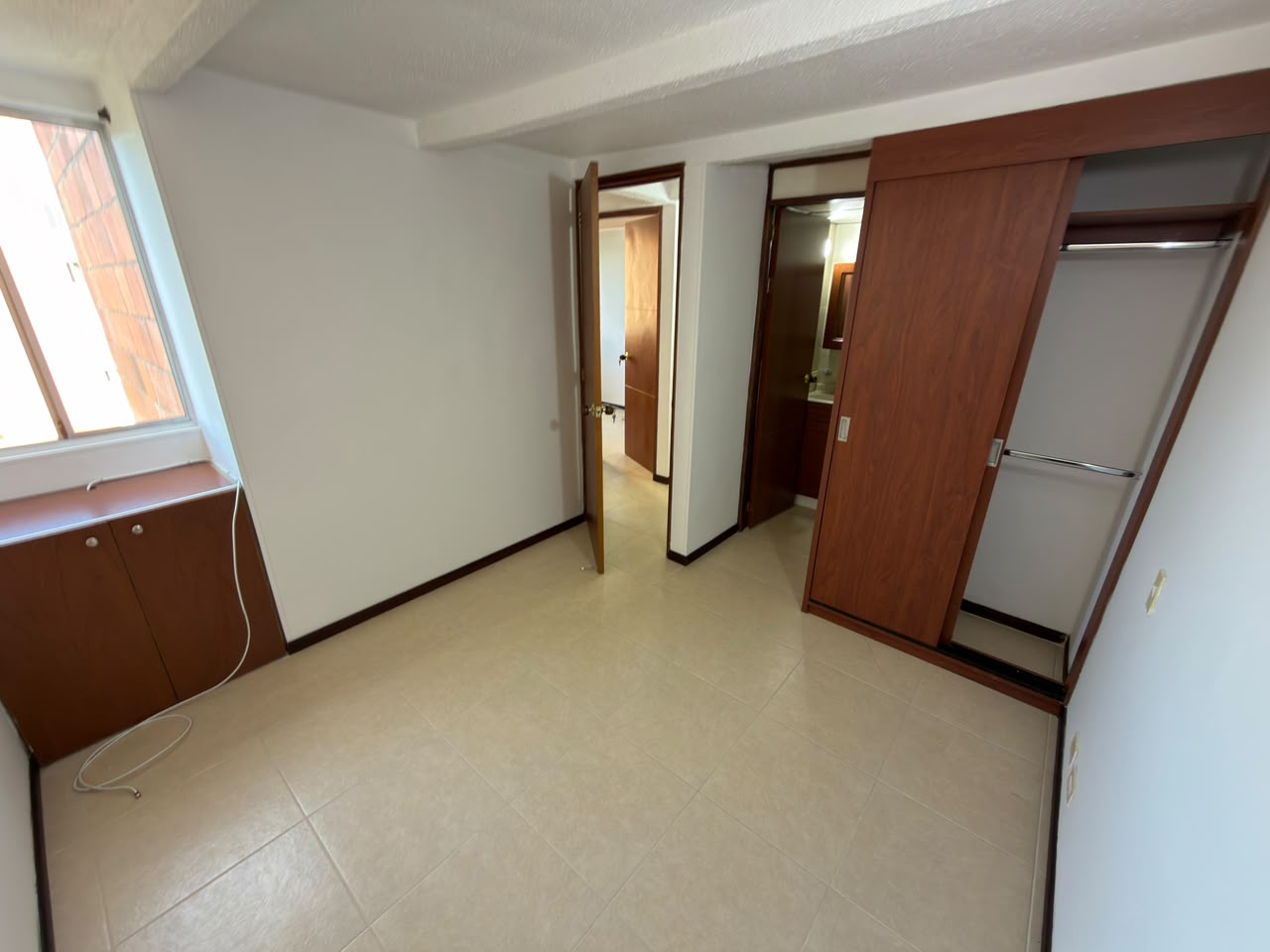 ARRIENDO APARTAMENTO EN LOMA DE LOS BERNAL