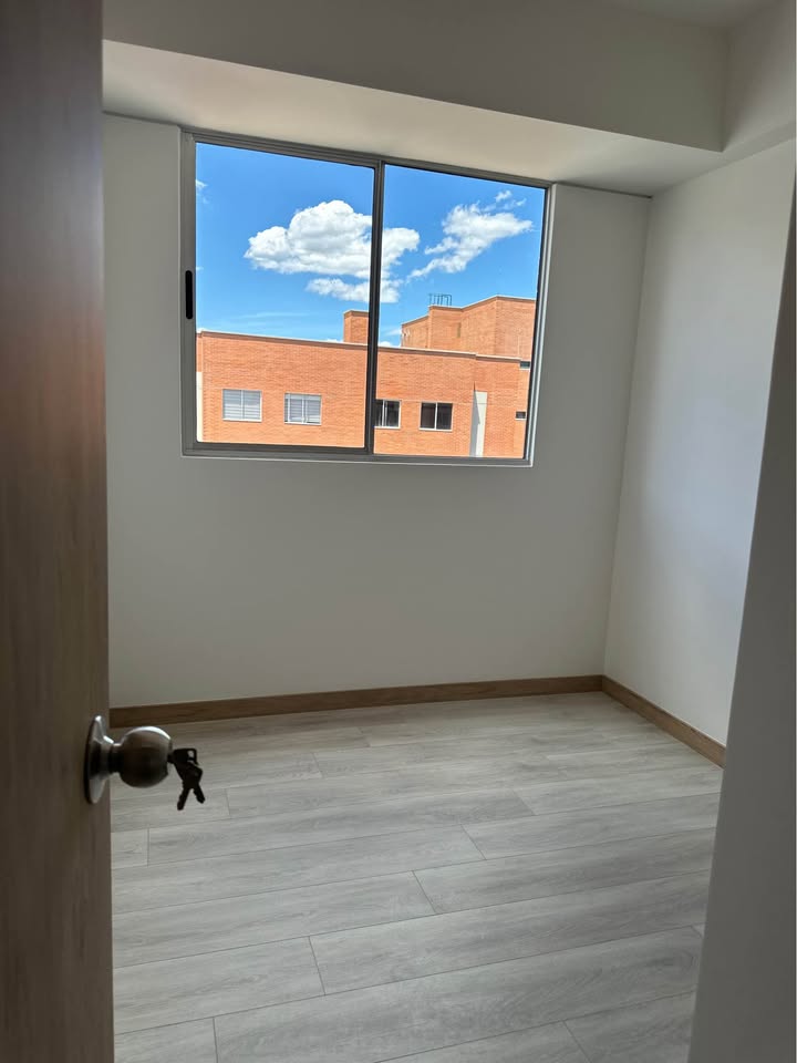 ARRIENDO APARTAMENTO EN CIUDAD FABRICATO