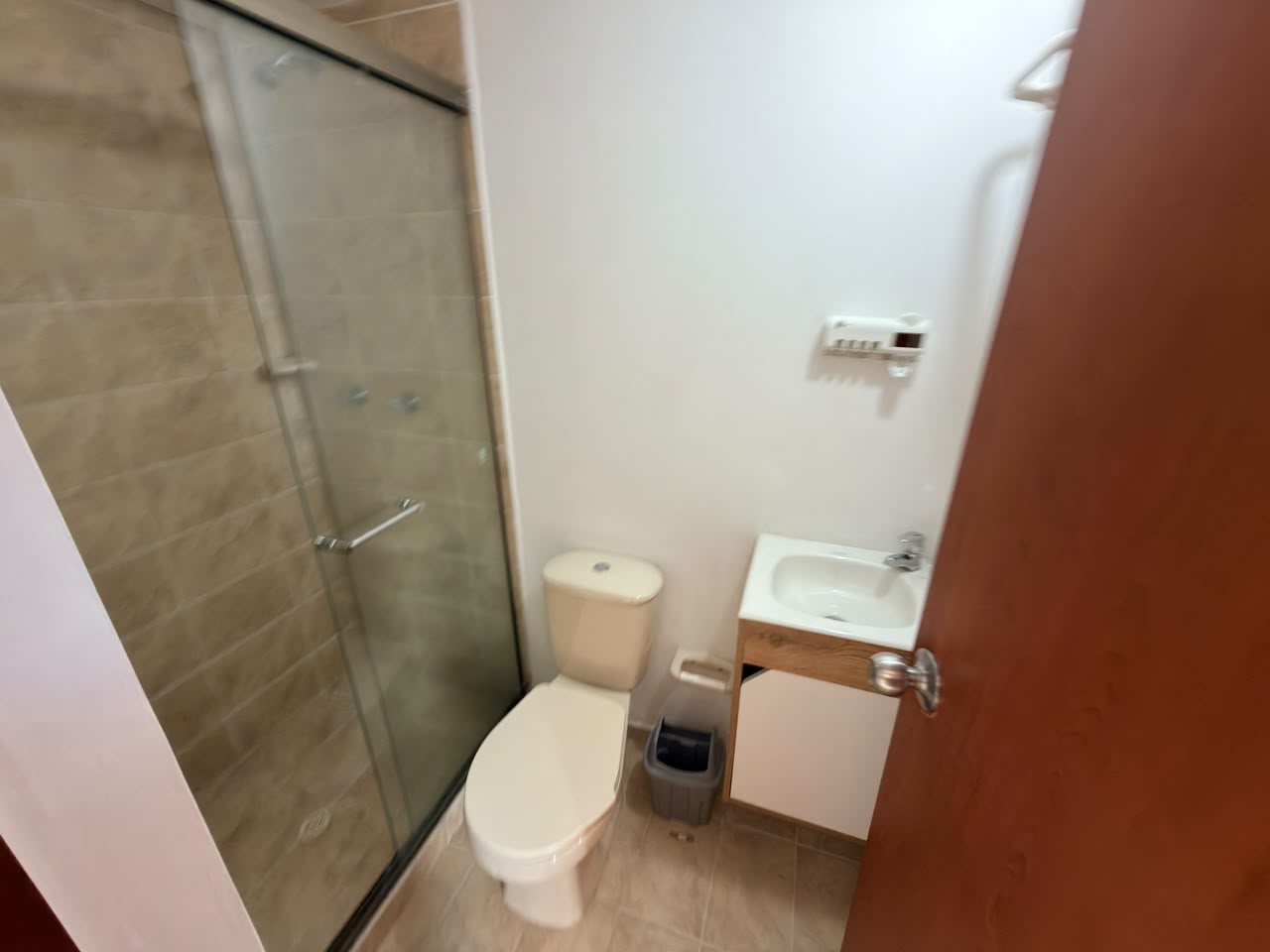 ARRIENDO APARTAMENTO EN LOMA DE LOS BERNAL