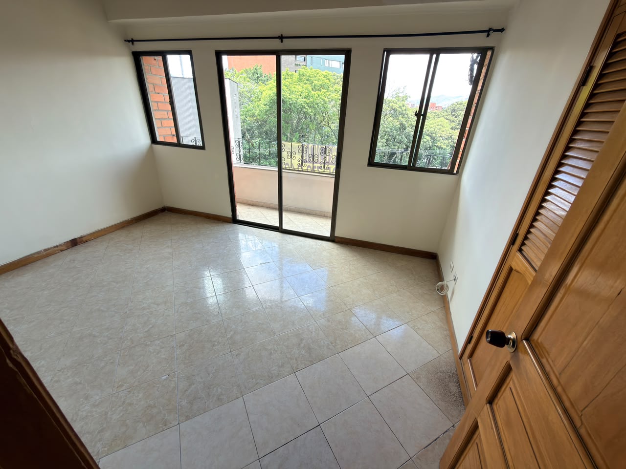 ARRIENDO APARTAMENTO DUPLEX EN EL VELODROMO