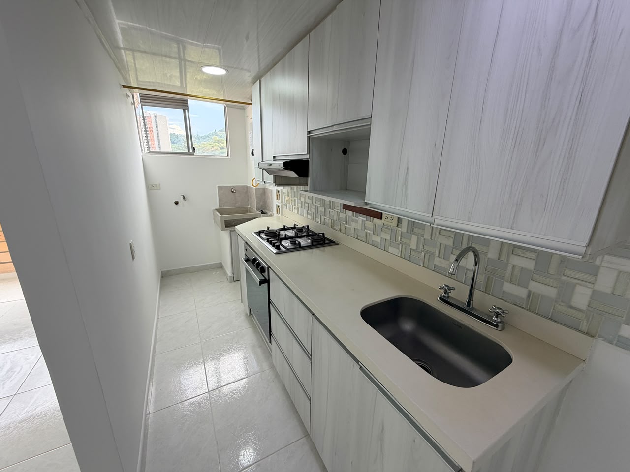 VENDO APARTAMENTO EN LOMA DE OS BERNAL