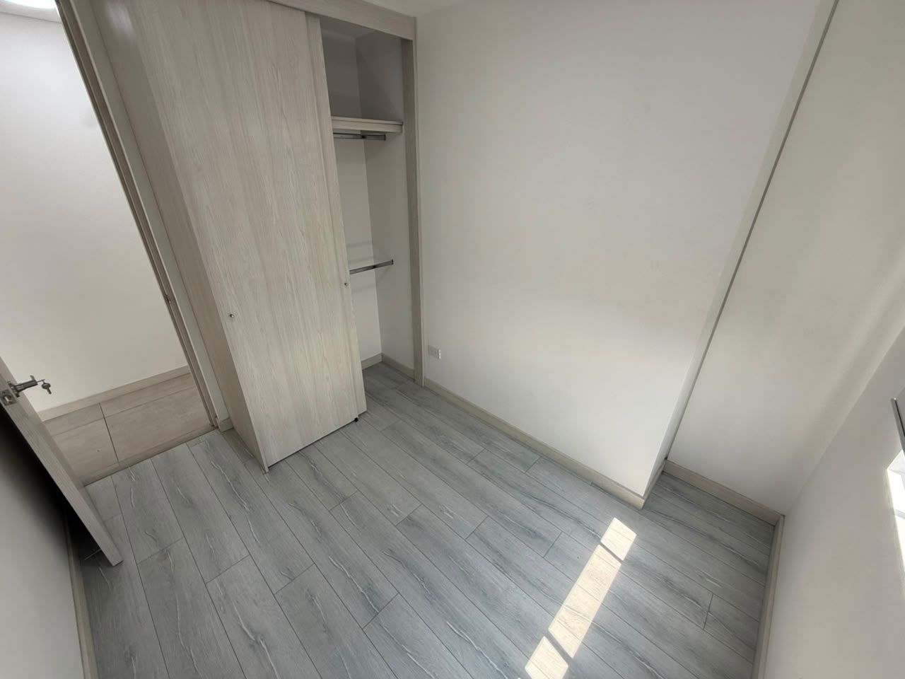 ARRIENDO APARTAMENTO EN LOS COLORES