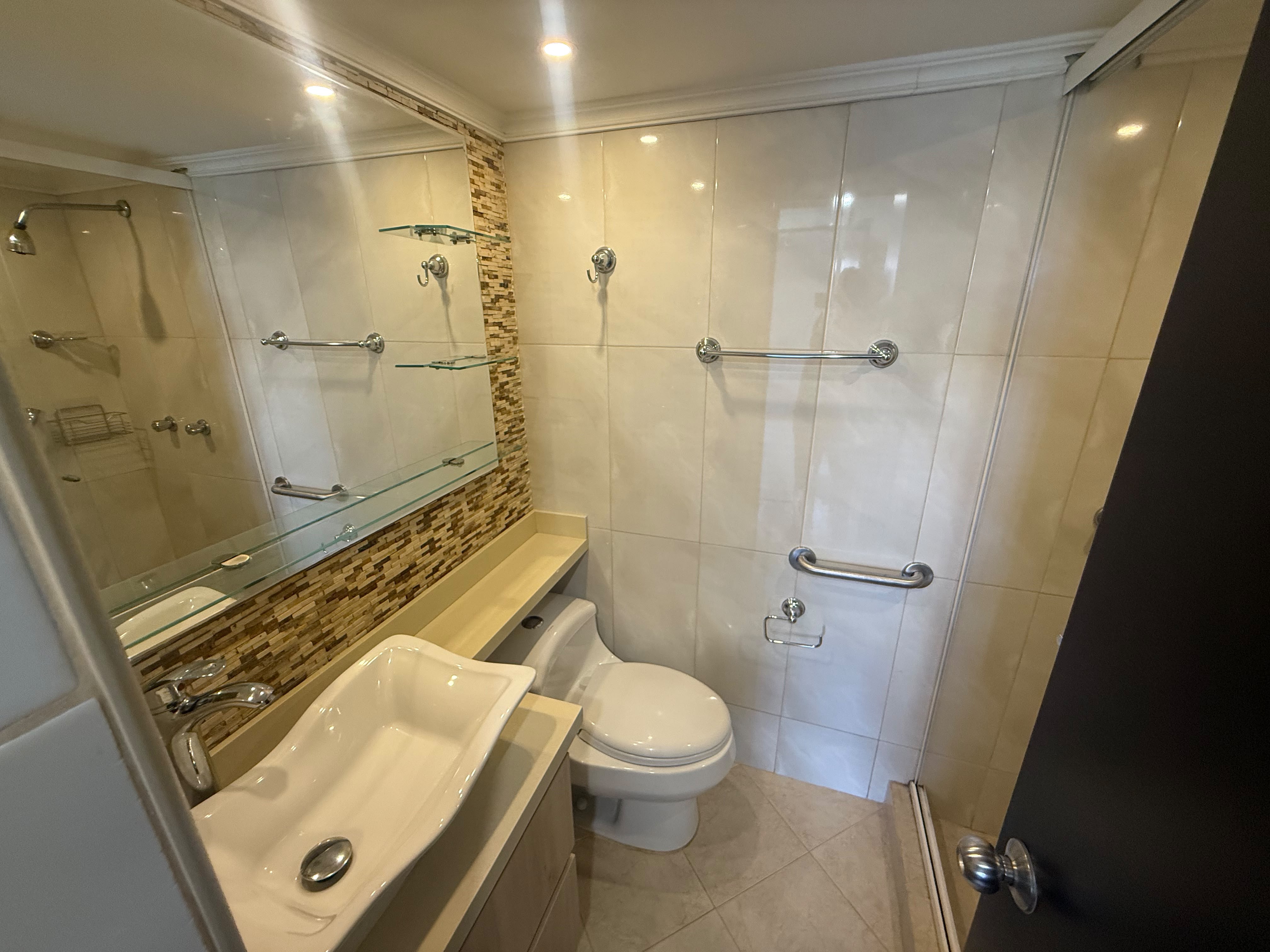 Arriendo Apartamento Los Colores