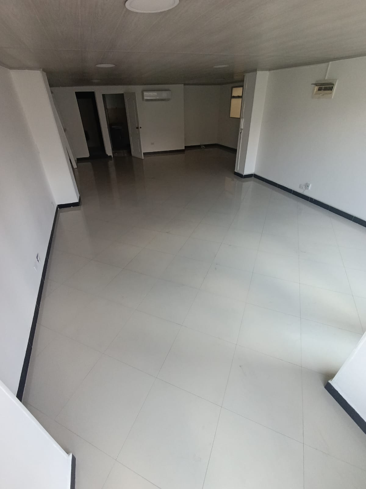 Arriendo Local para Oficinas en Laureles