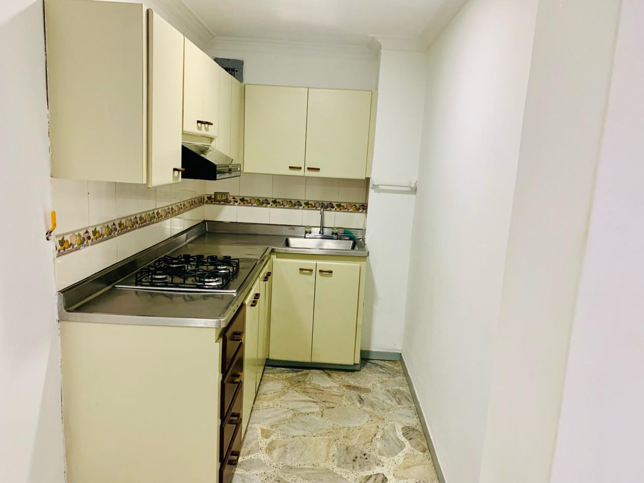 ARRIENDO APARTAESTUDIO EN LA CASTELLANA