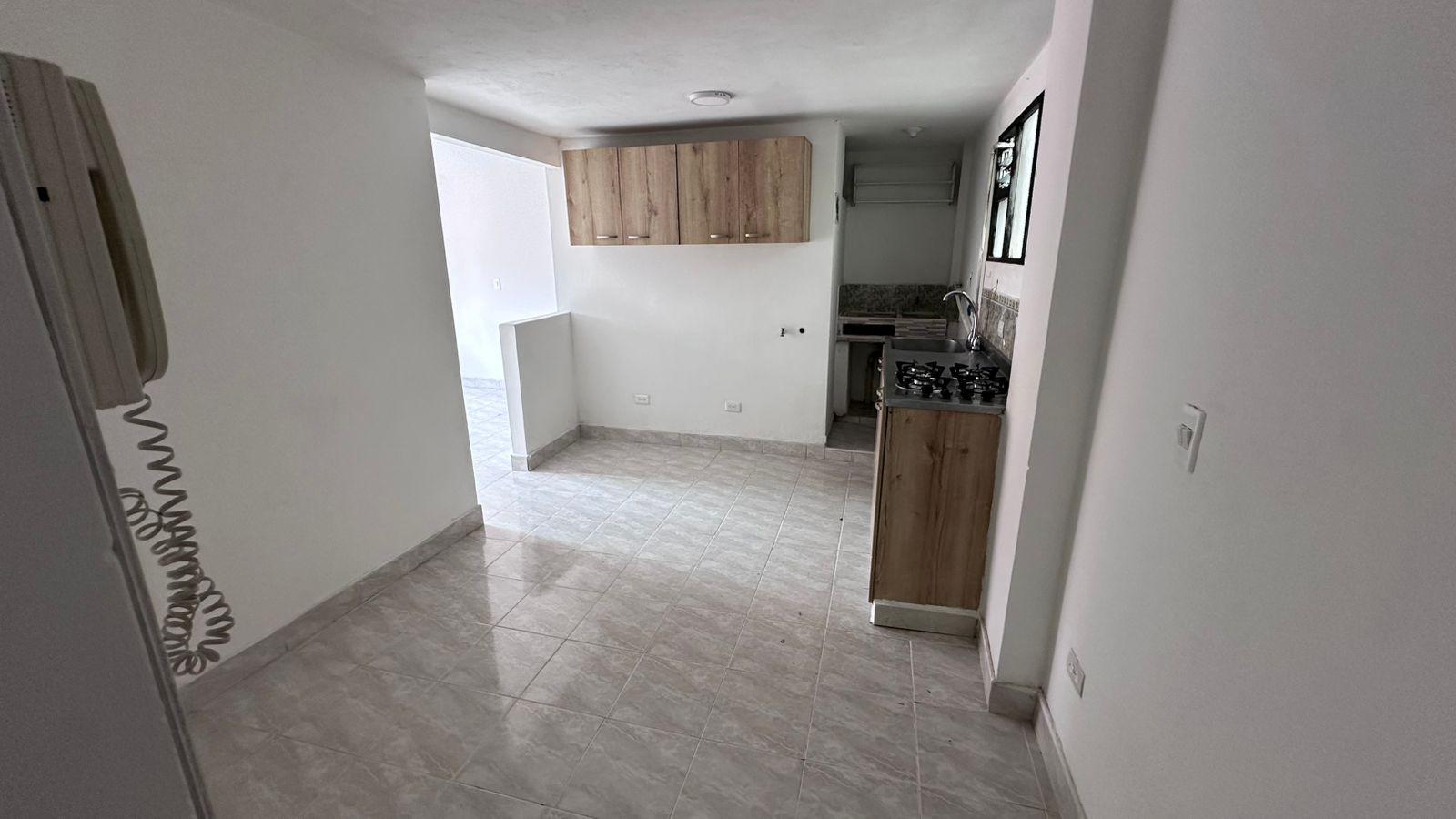 ARRIENDO APARTAESTUDIO EN LA FLORESTA