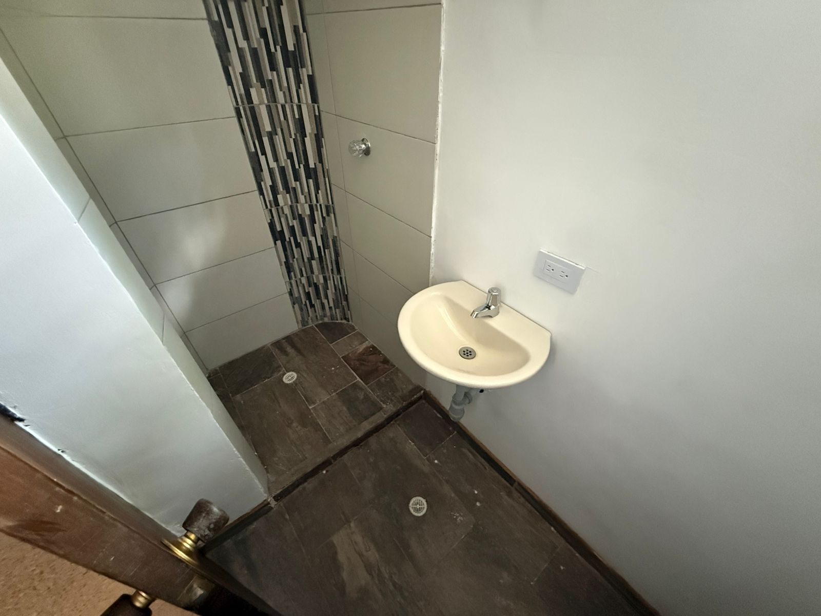 ARRIENDO APARTAESTUDIO EN LA FLORESTA