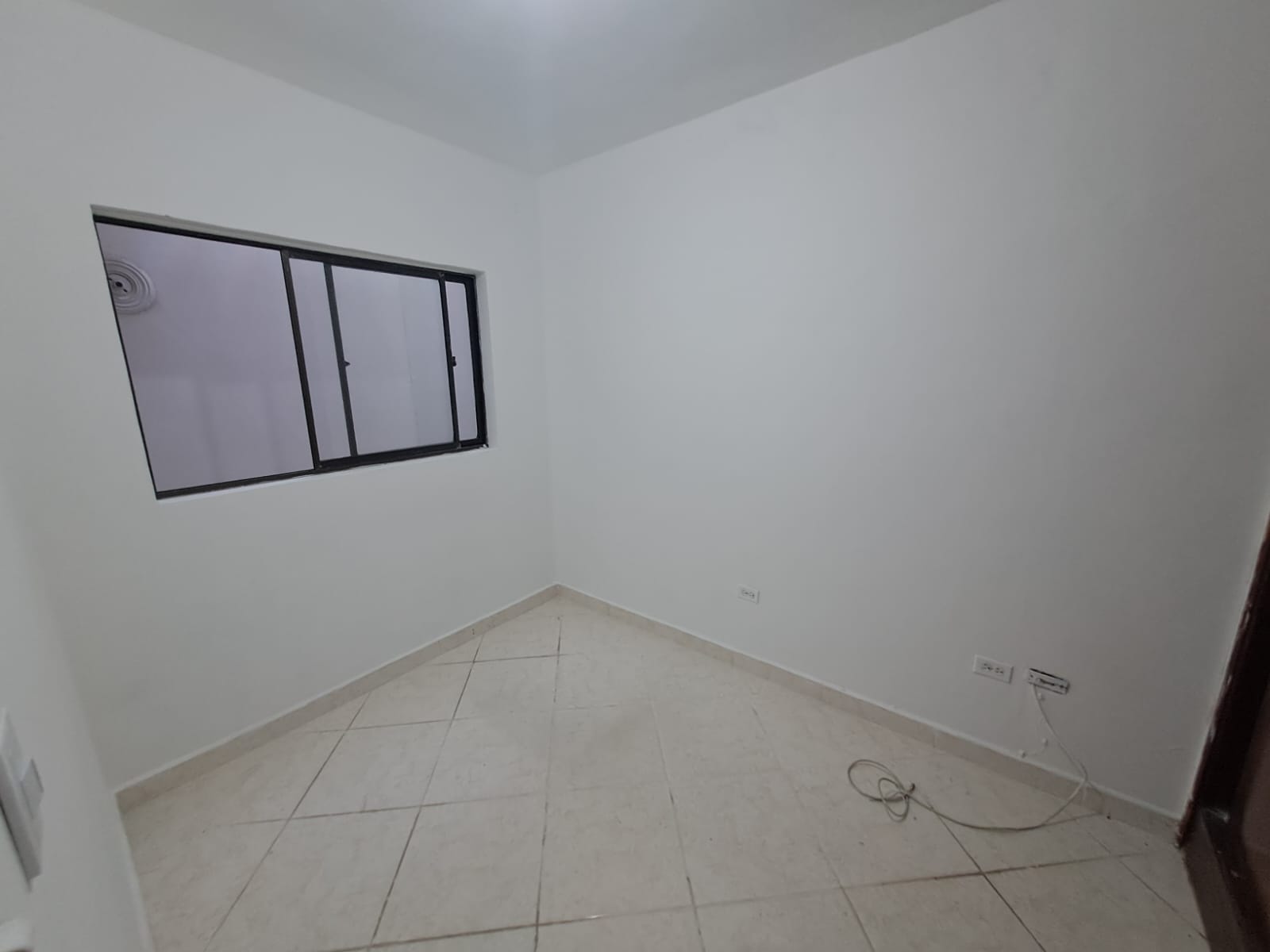ARRIENDO CASA  LOCAL SANTA LUCIA DOS NIVELES