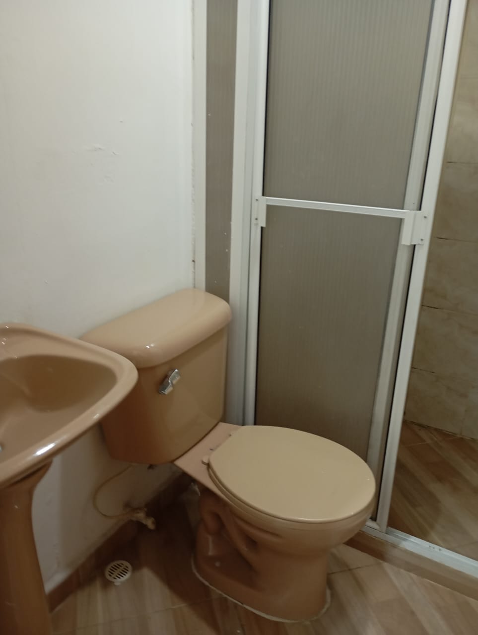 ARRIENDO APARTAESTUDIO BRRIO CRISTOBAL