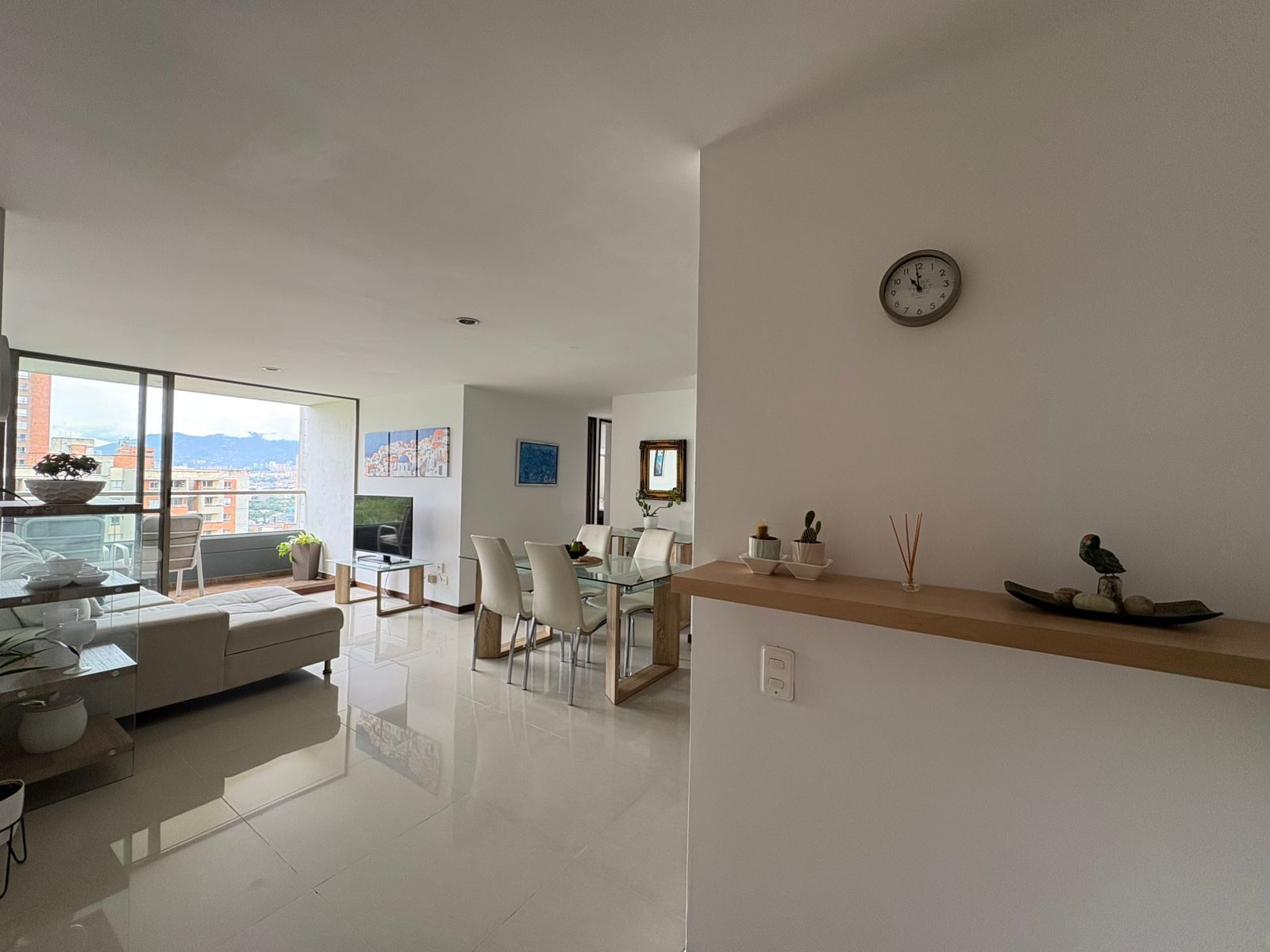 ARRIENDO APARTAMNTO AMOBLADO