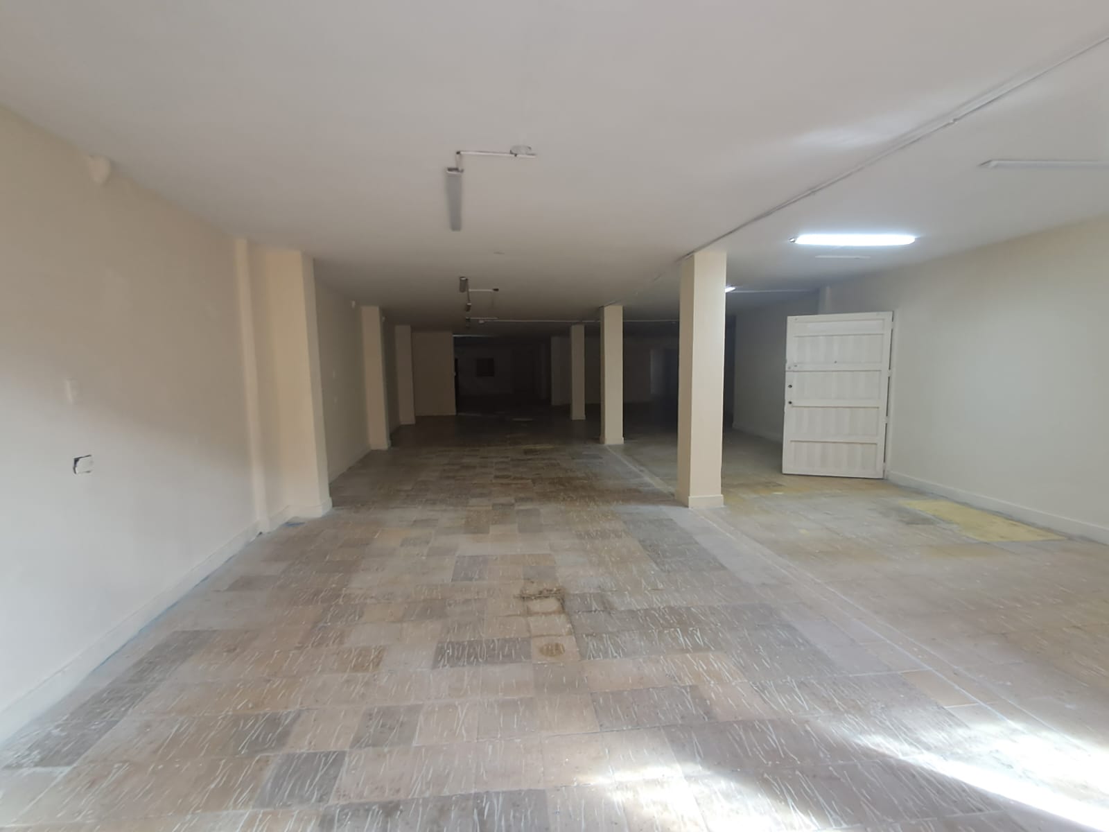 ARRIENDO LOCAL EN LA AMERICA