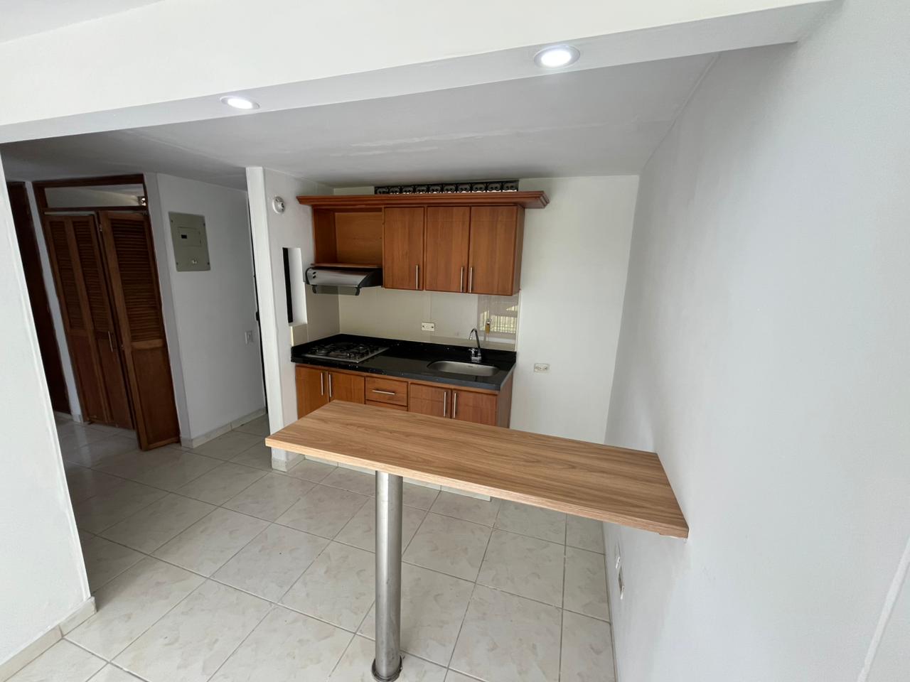 Arriendo apartamento ubicado en el sector Loma del Indio