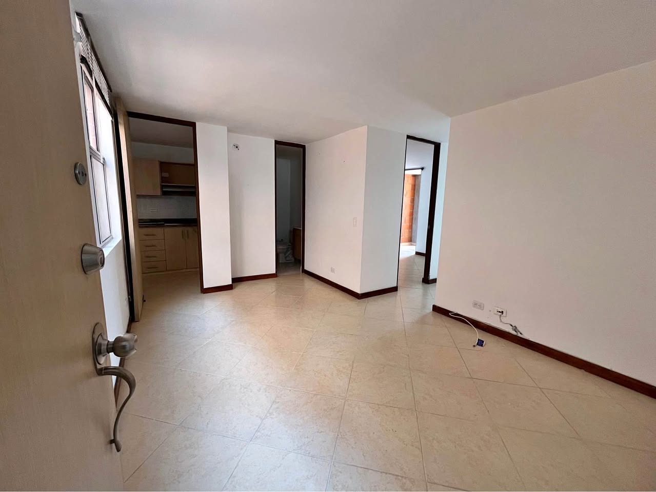 VENDO APARTAMENTO EN LAURELES