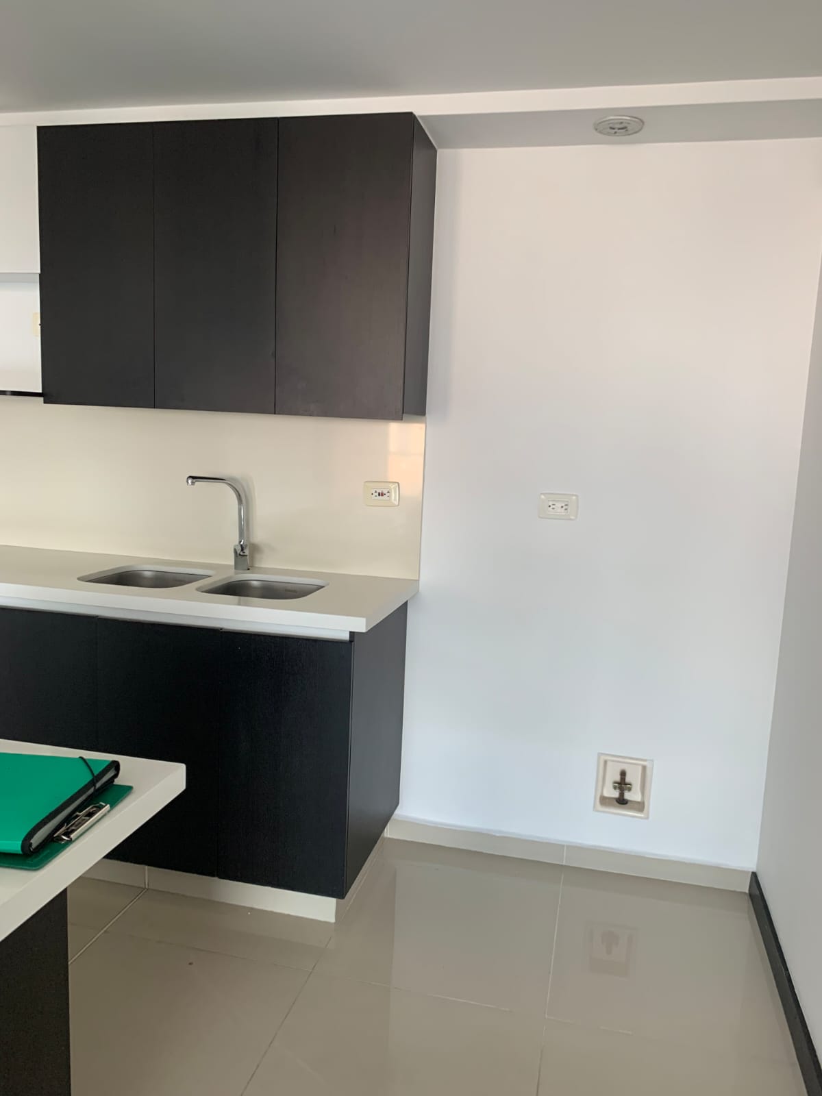 ARRIENDO APARTAMENO EN LA LOMA DE LAS BRUJAS