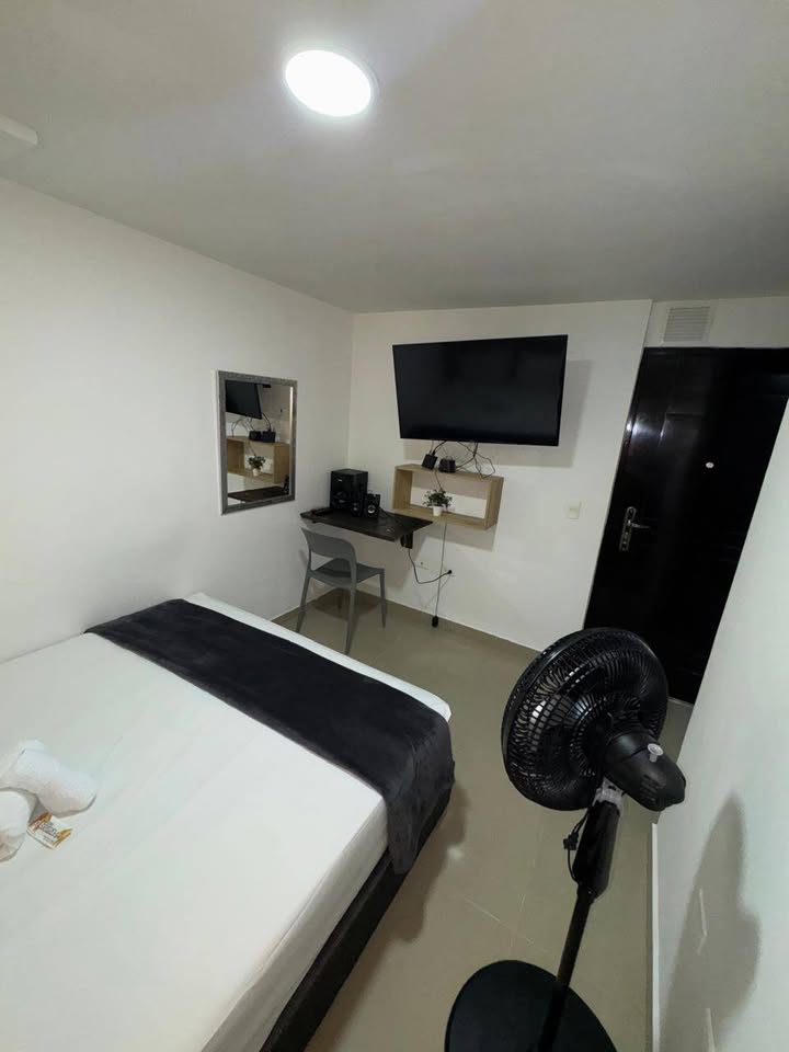 ARRIENDO APARTAESTUDIO AMOBLADO EN SANTA MONICA