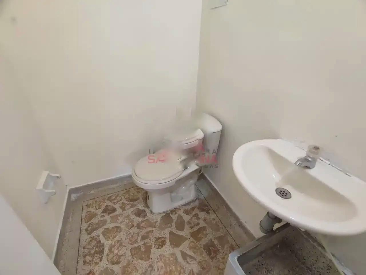 Arriendo Local Comercial cerca a Universidad Esumer