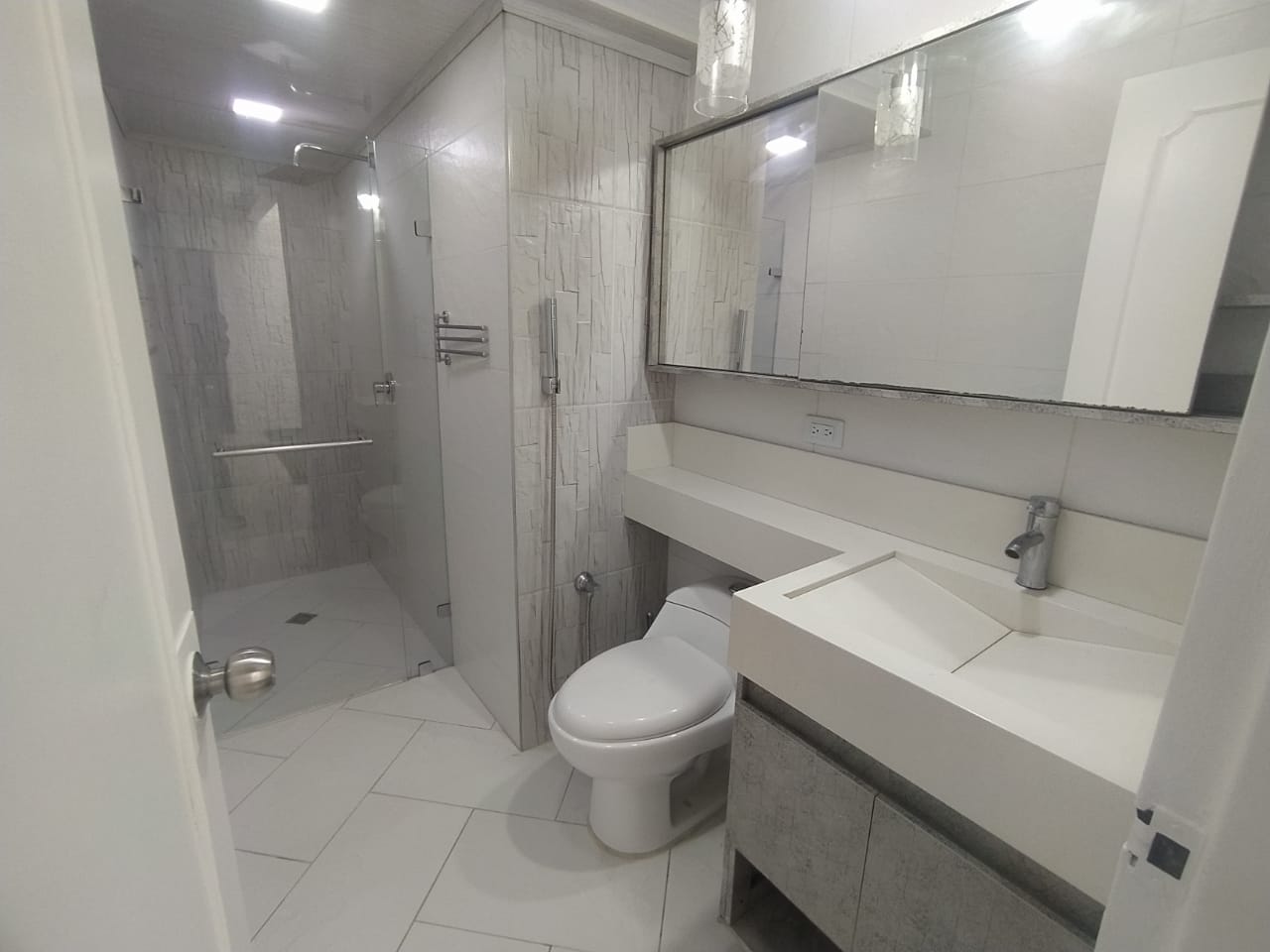 Arriendo Casa En Conquistadores