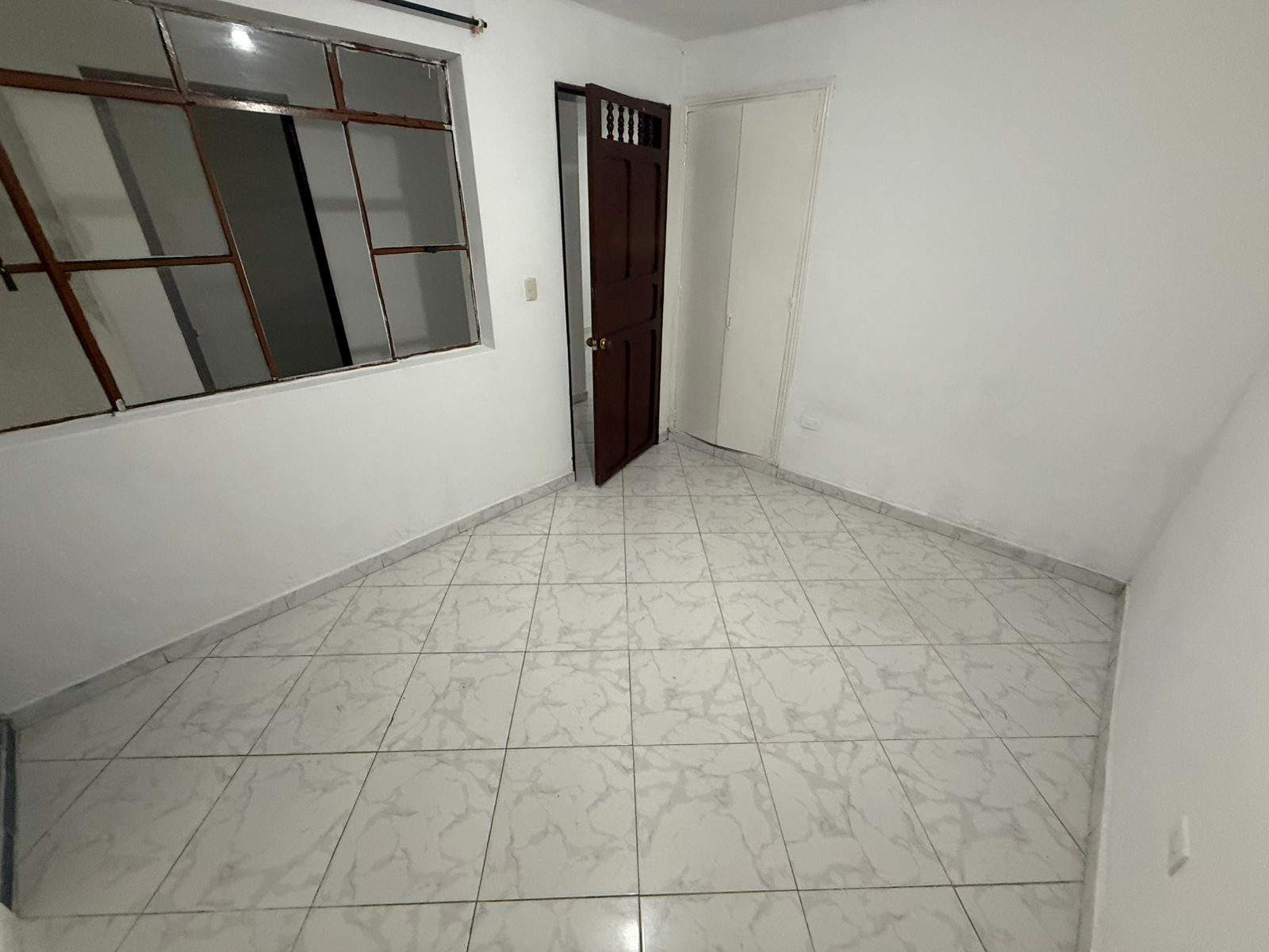 ARRIENDO CASA EN EL VELODROMO