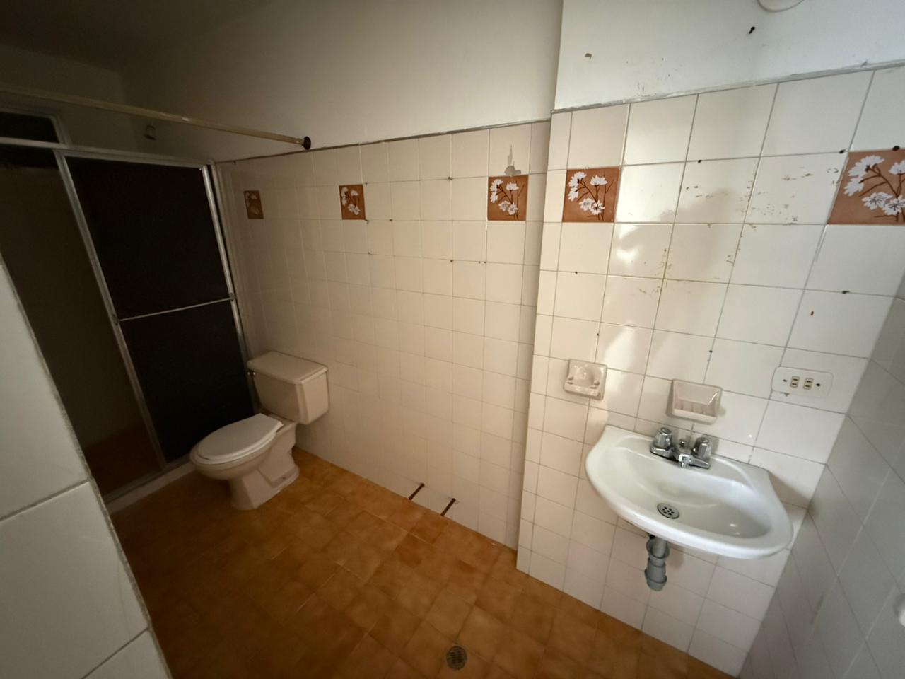 ARRIENDO CASA EN SANTA MONICA