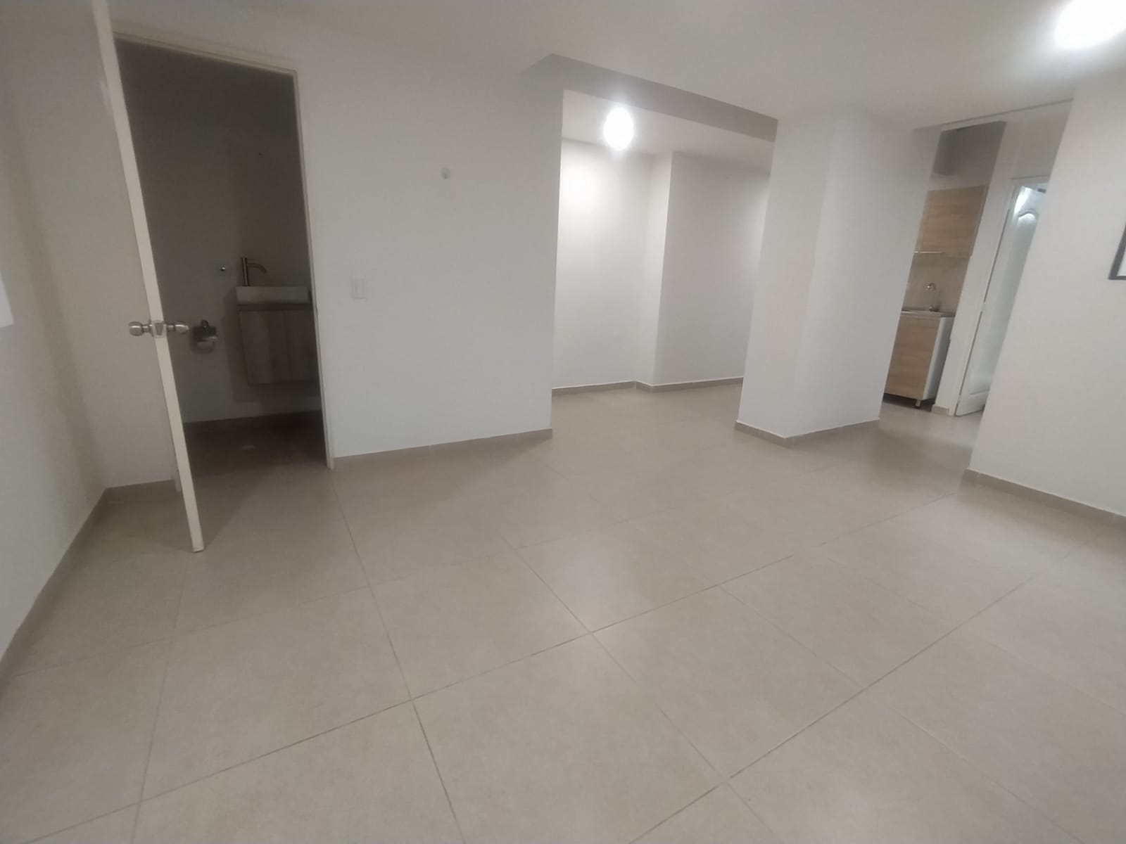 Arriendo Apartaestudio En Laureles