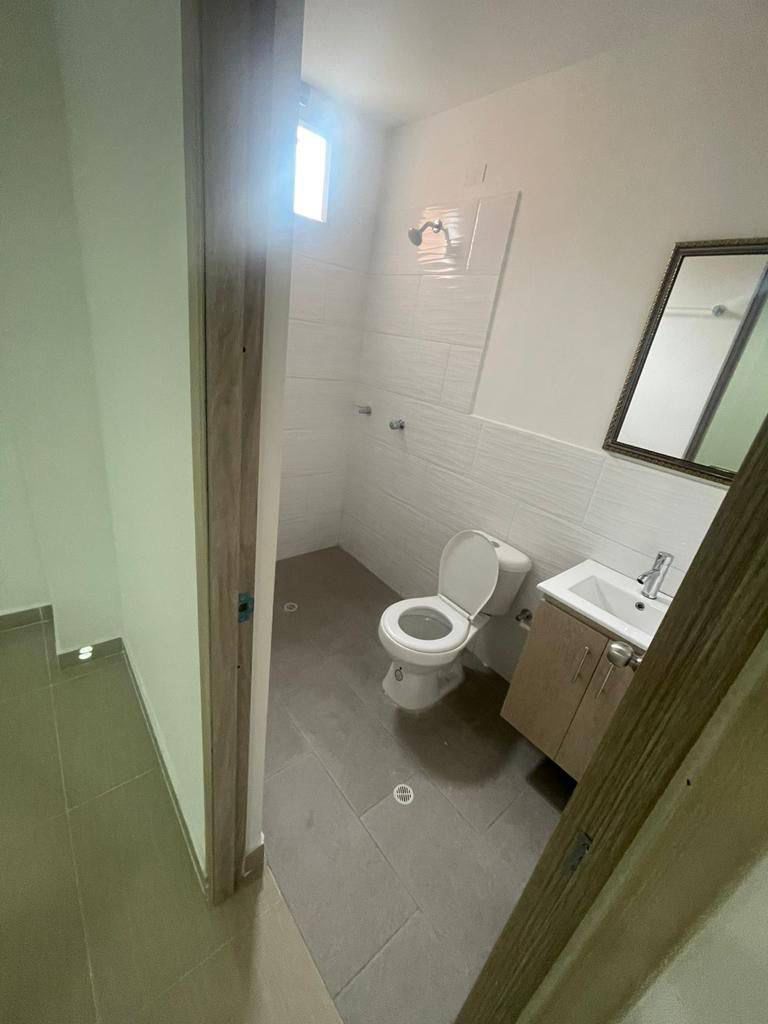 VENDO OFICINA EN CALASANZ