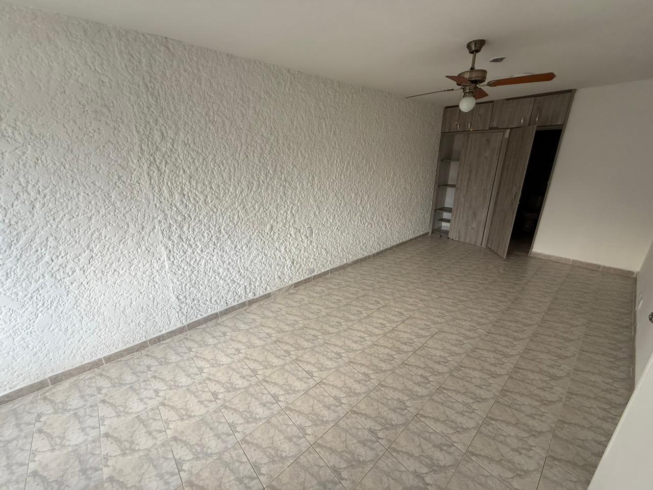 ARRIENDO APARTAESTUDIO EN SIMON BOLIVAR