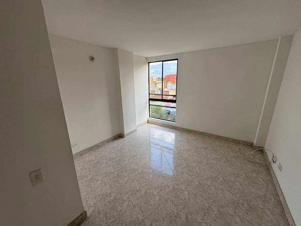 VENDO APARTAMENTO EN LAURELES