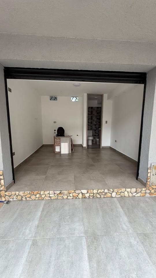 ARRIENDO LOCAL EN LAURELES ESTADIO