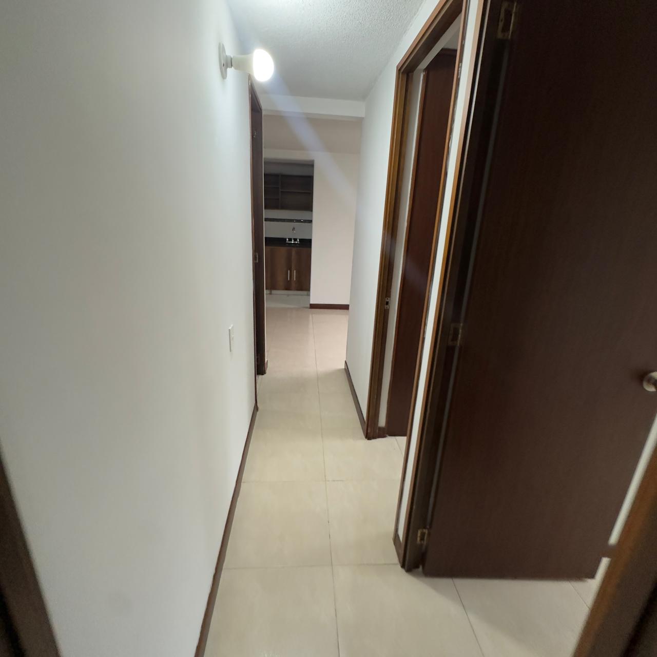 ARRIENDO APARTAMENTO EN LA LOMA DE LOS BERNAL