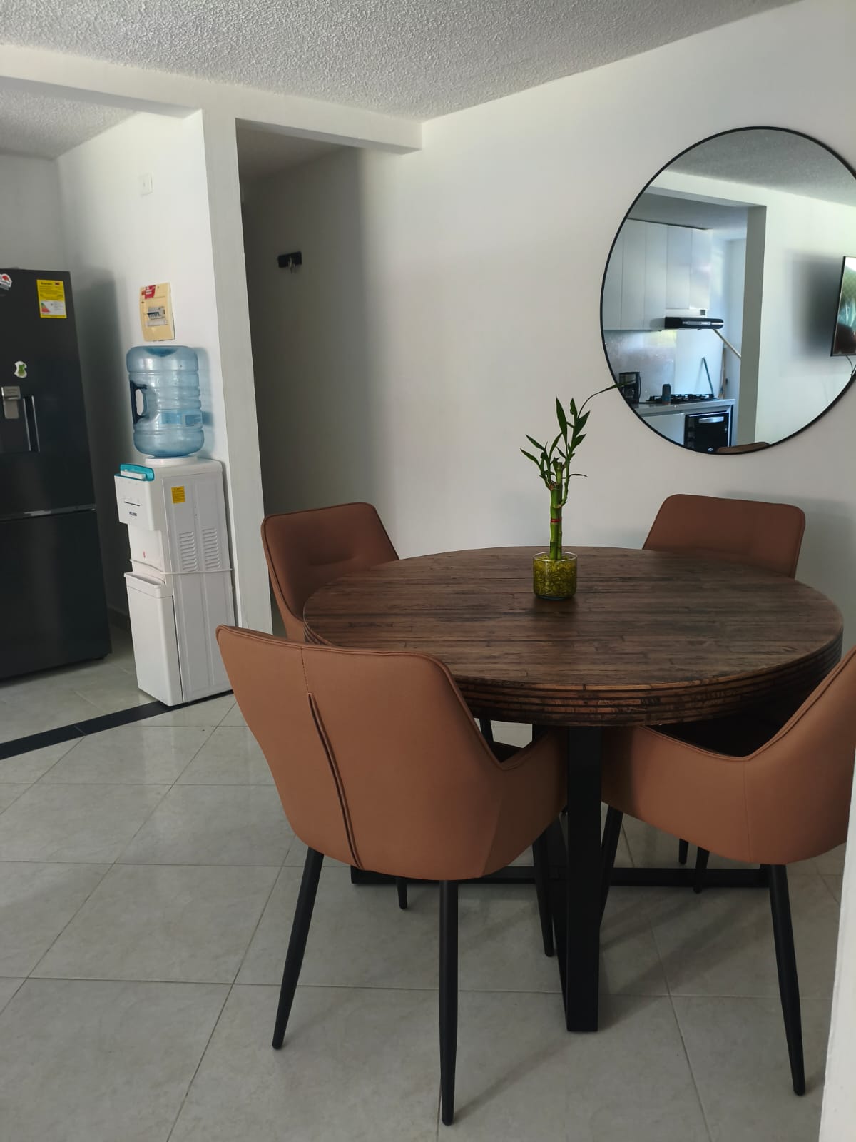 VENDO APARTAMENTO EN LA LOMA DE LOS BERNAL