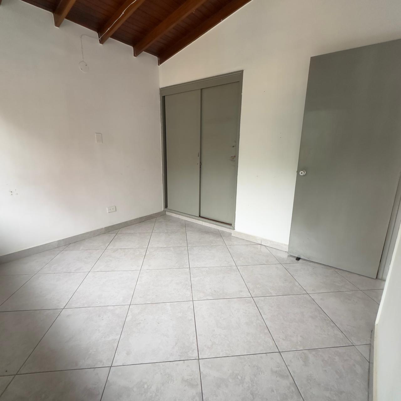 ARRIENDO CASA EN SANTA LUCIA